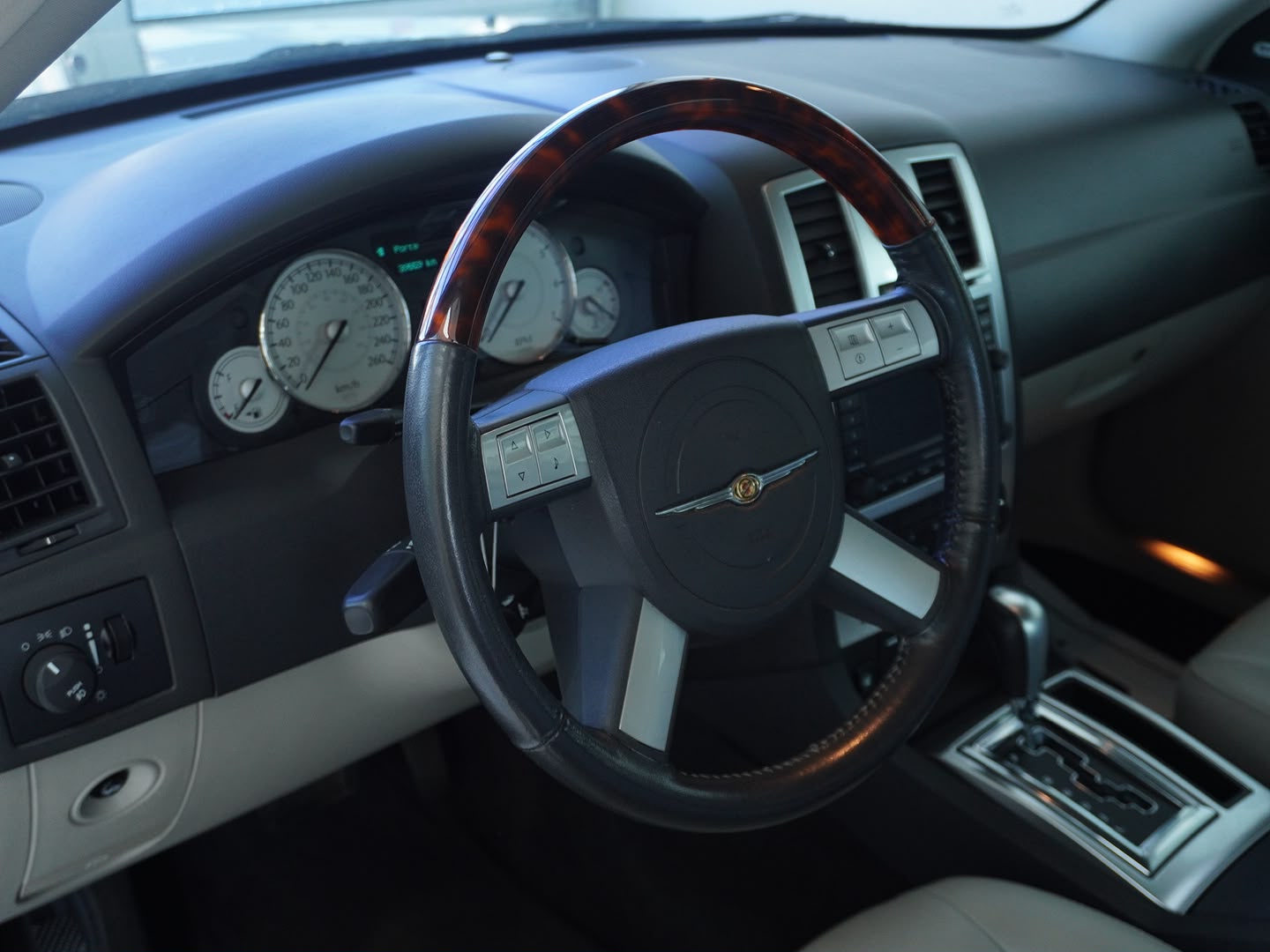 CHRYSLER 300C 3.5 V6-image-2