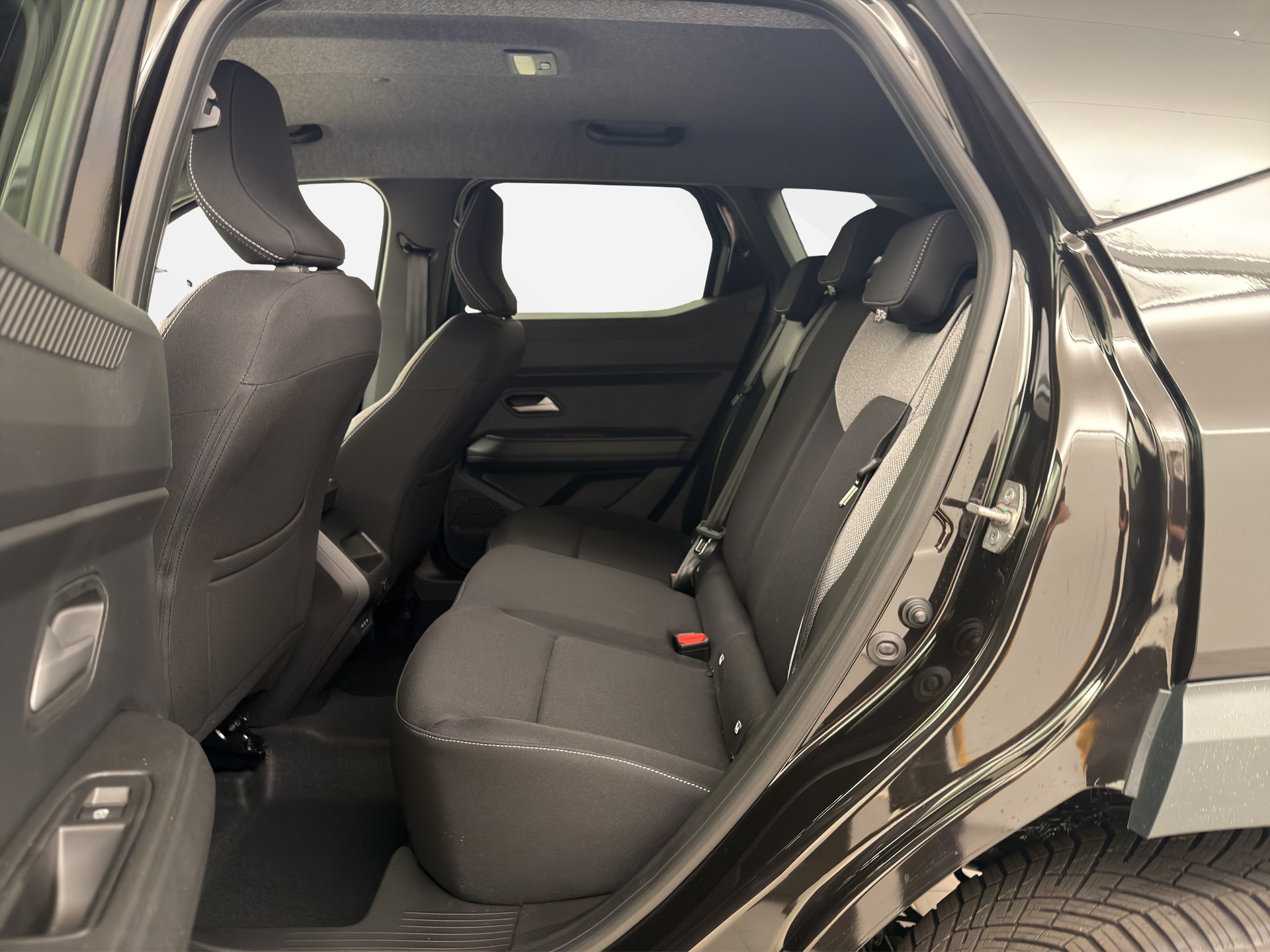 DACIA Duster 1.2 Hybrid Journey 4WD-image-12