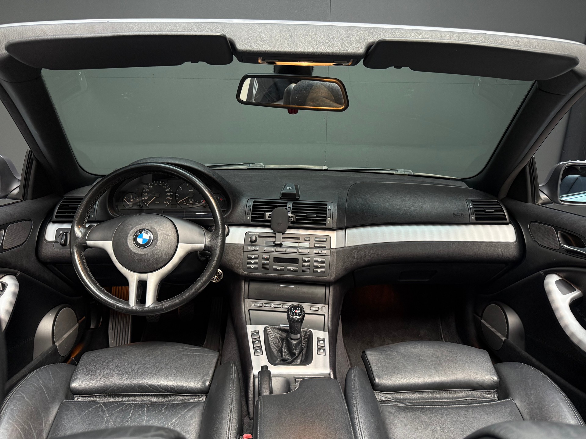 BMW 325Ci Cabriolet-image-8