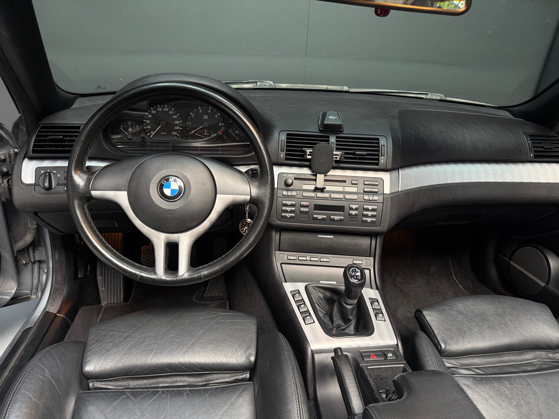 BMW 325Ci Cabriolet-image-9