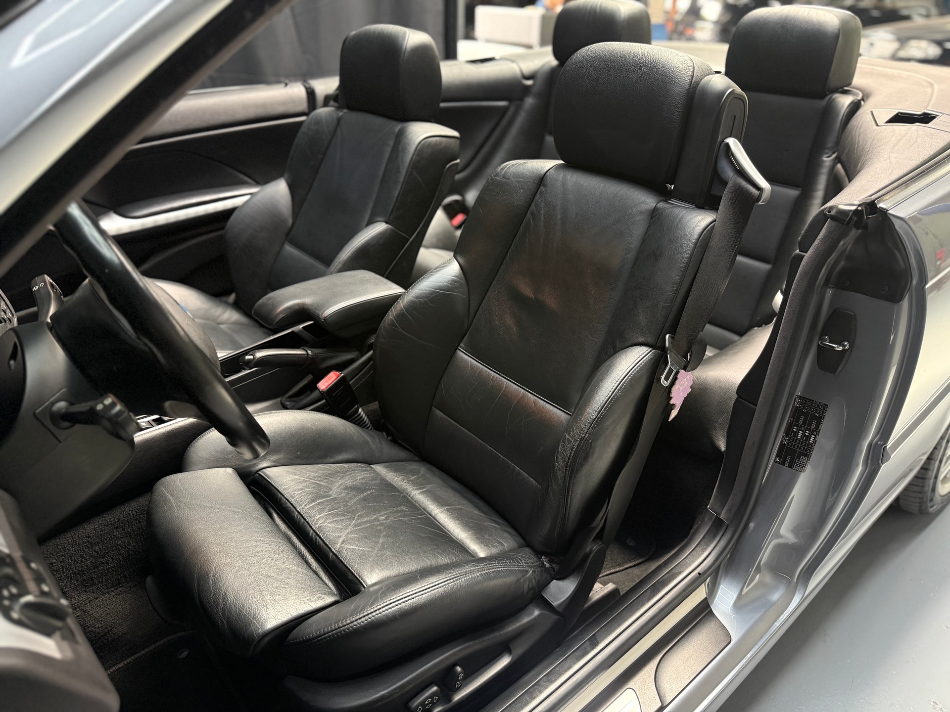BMW 325Ci Cabriolet-image-11