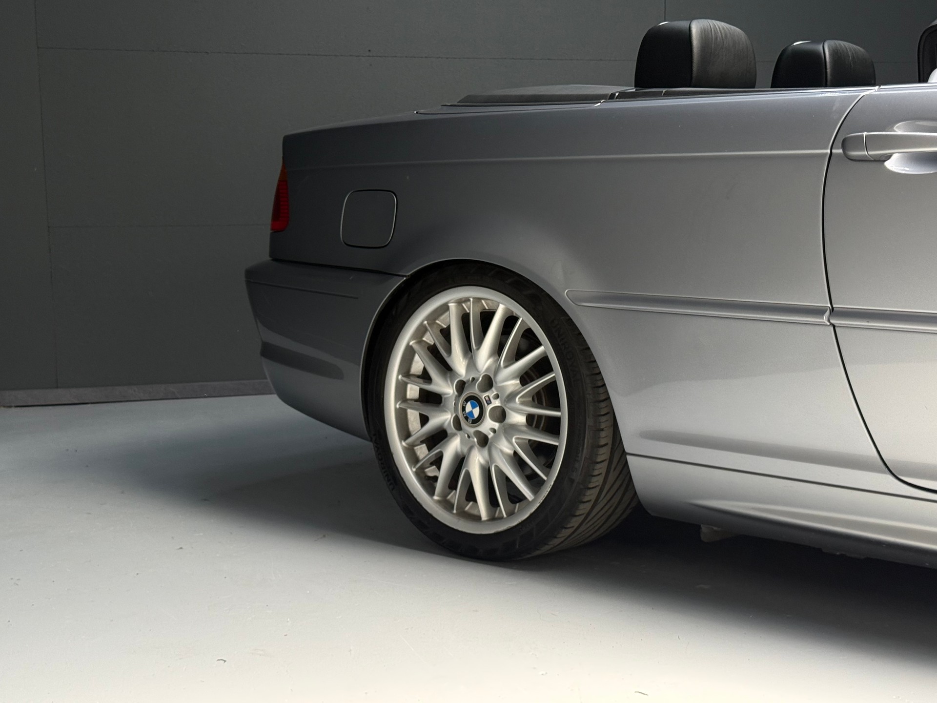 BMW 325Ci Cabriolet-image-4