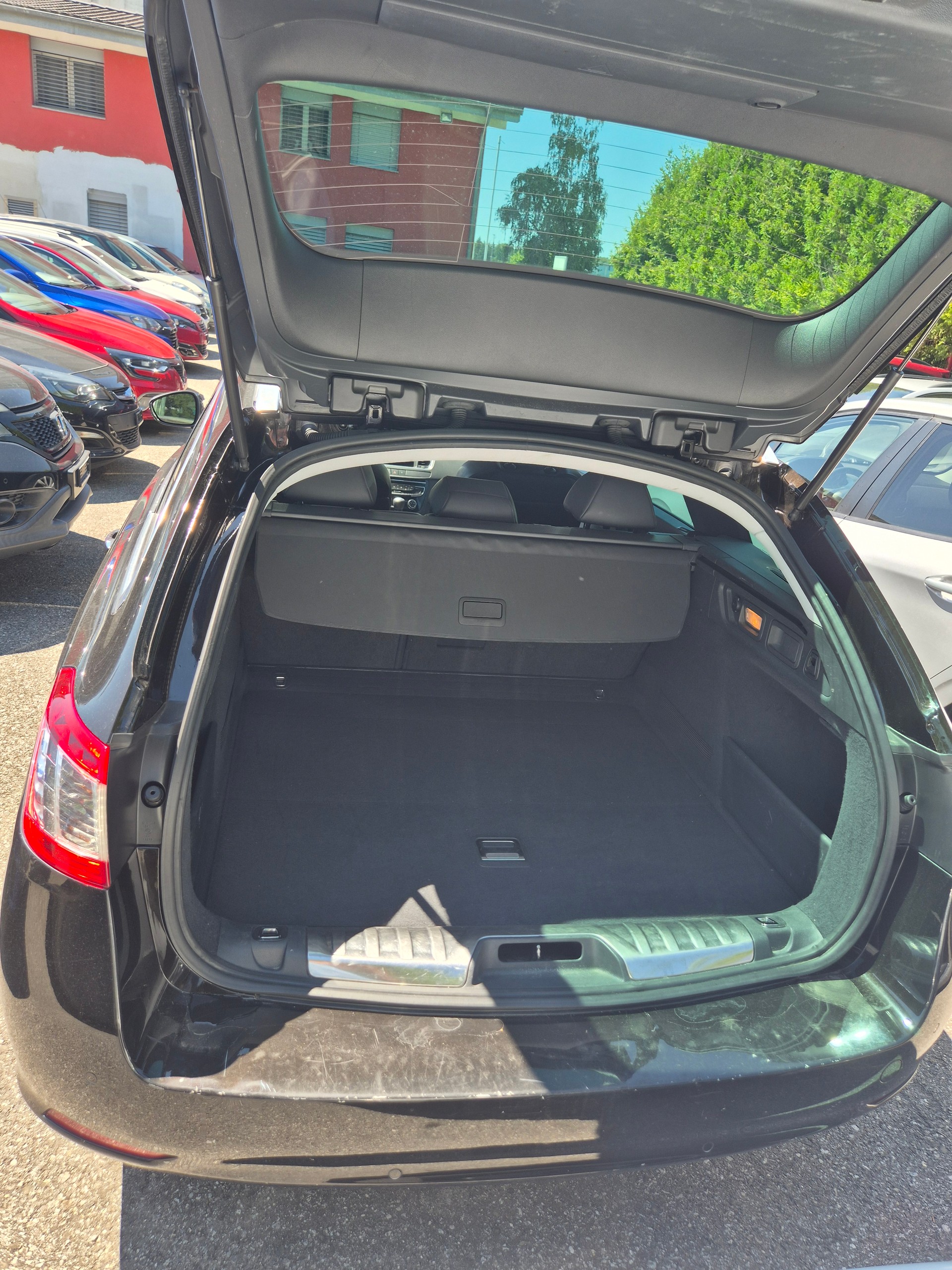 PEUGEOT 508 SW 2.0 HDI Allure-image-9