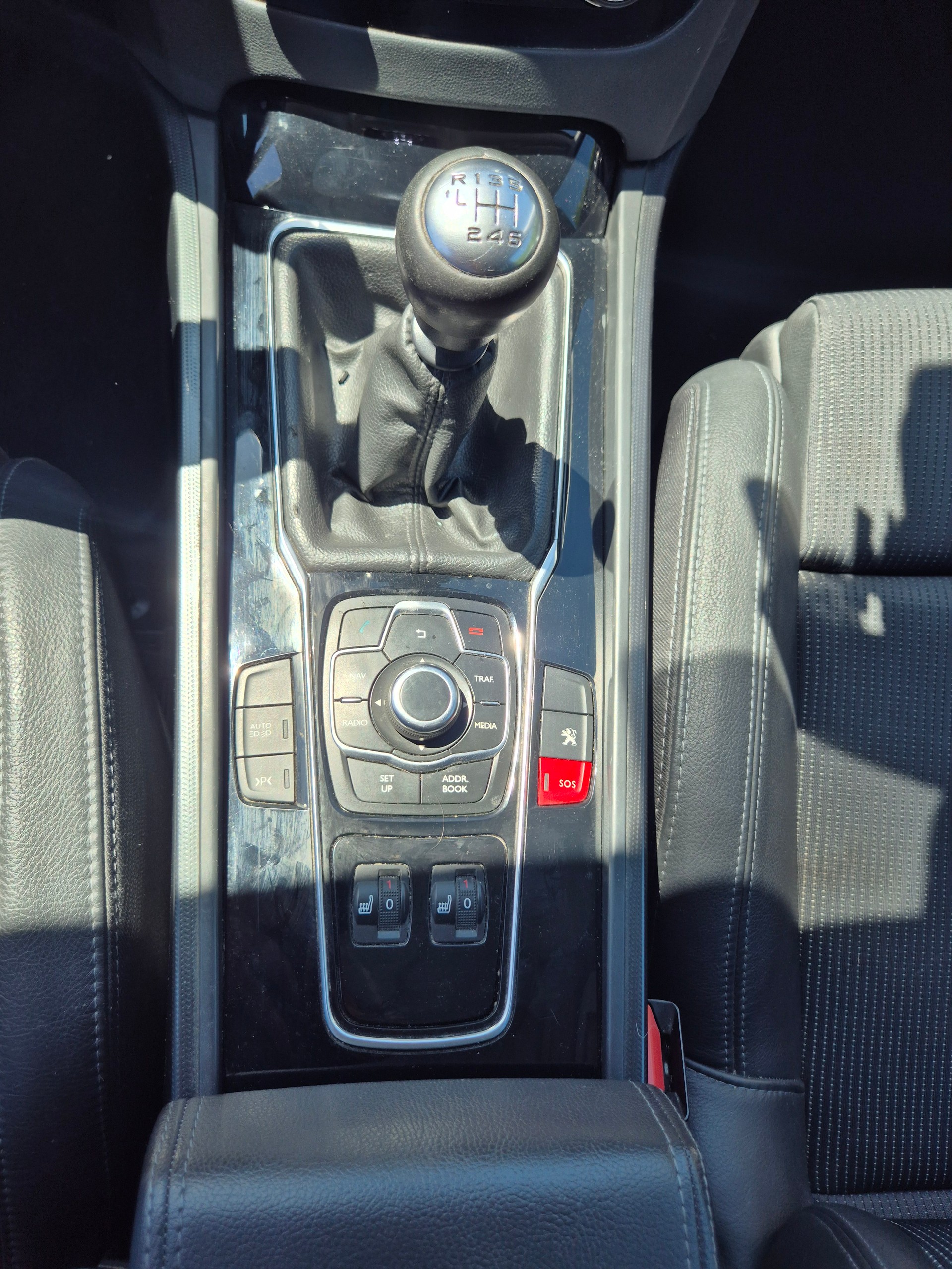 PEUGEOT 508 SW 2.0 HDI Allure-image-7