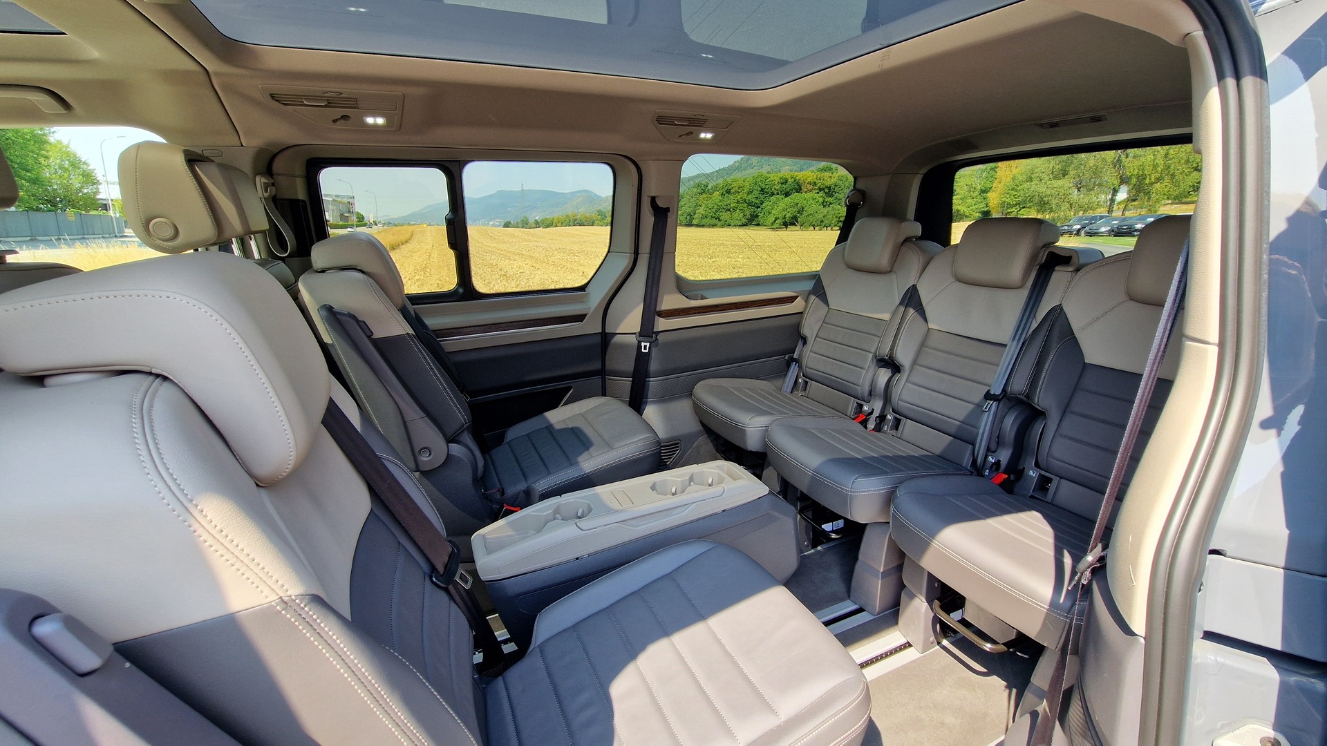 VW Multivan 2.0 TDI Style Liberty DSG Lang-image-10