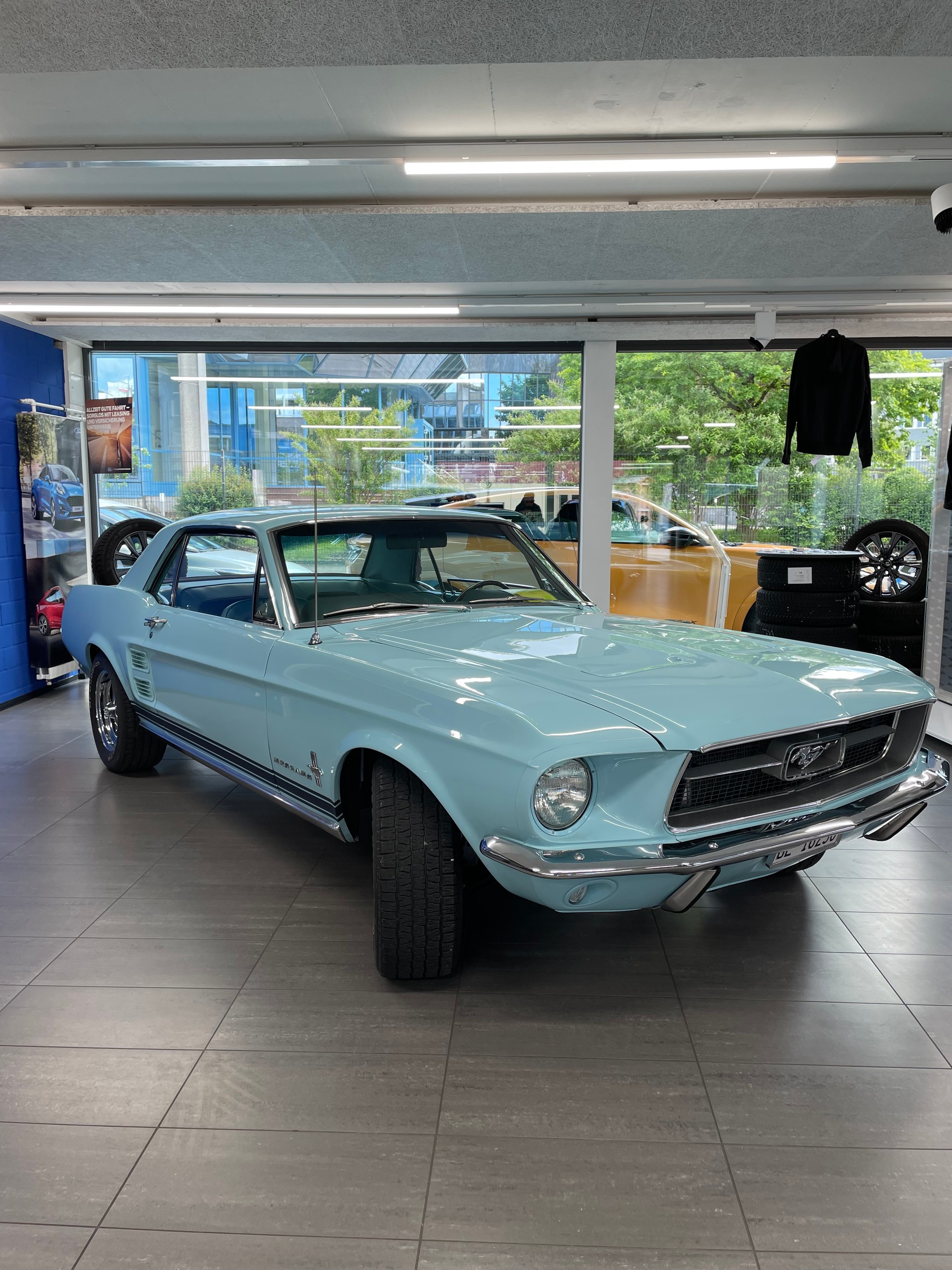 FORD MUSTANG-image-0