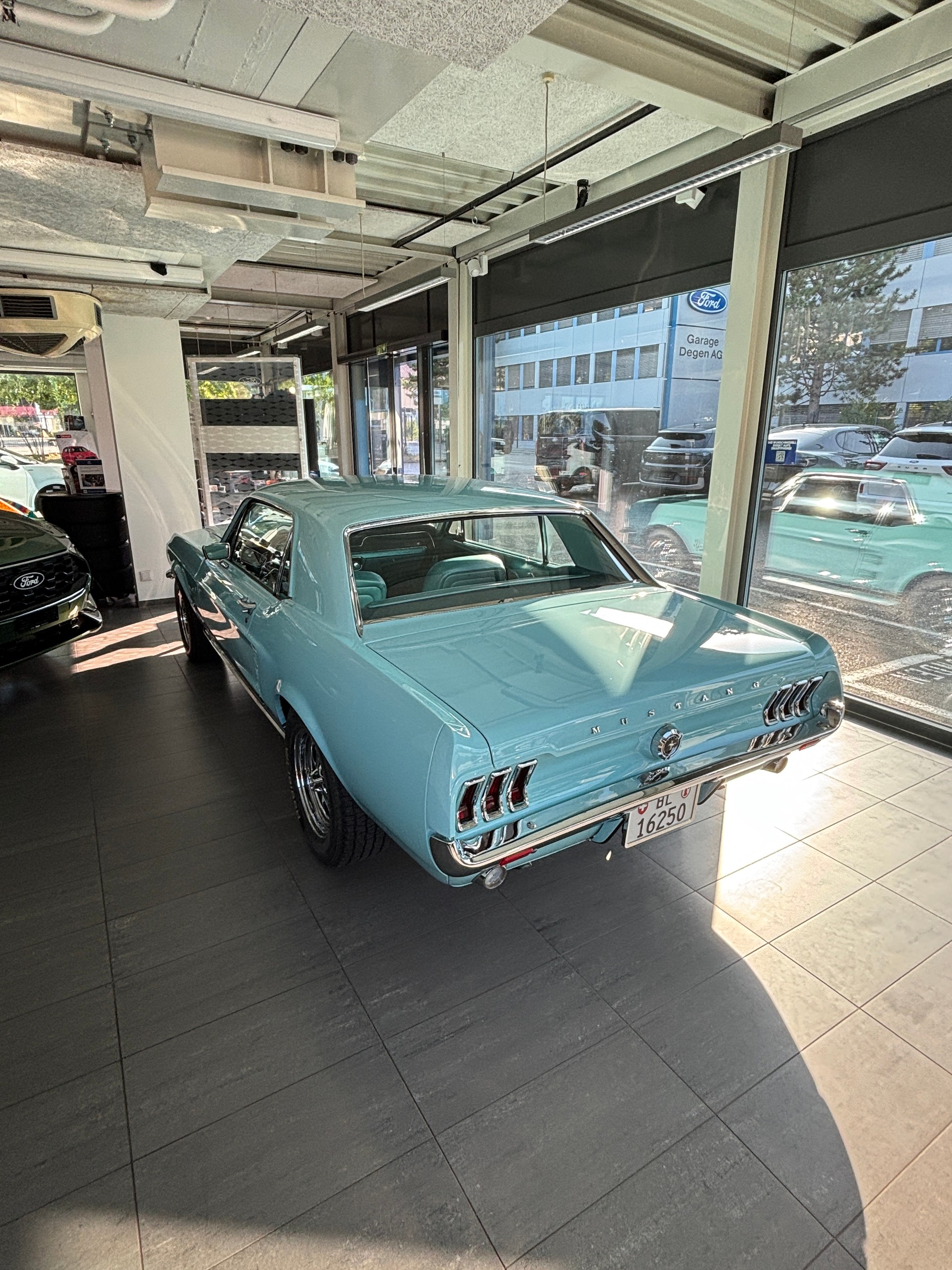 FORD MUSTANG-image-4