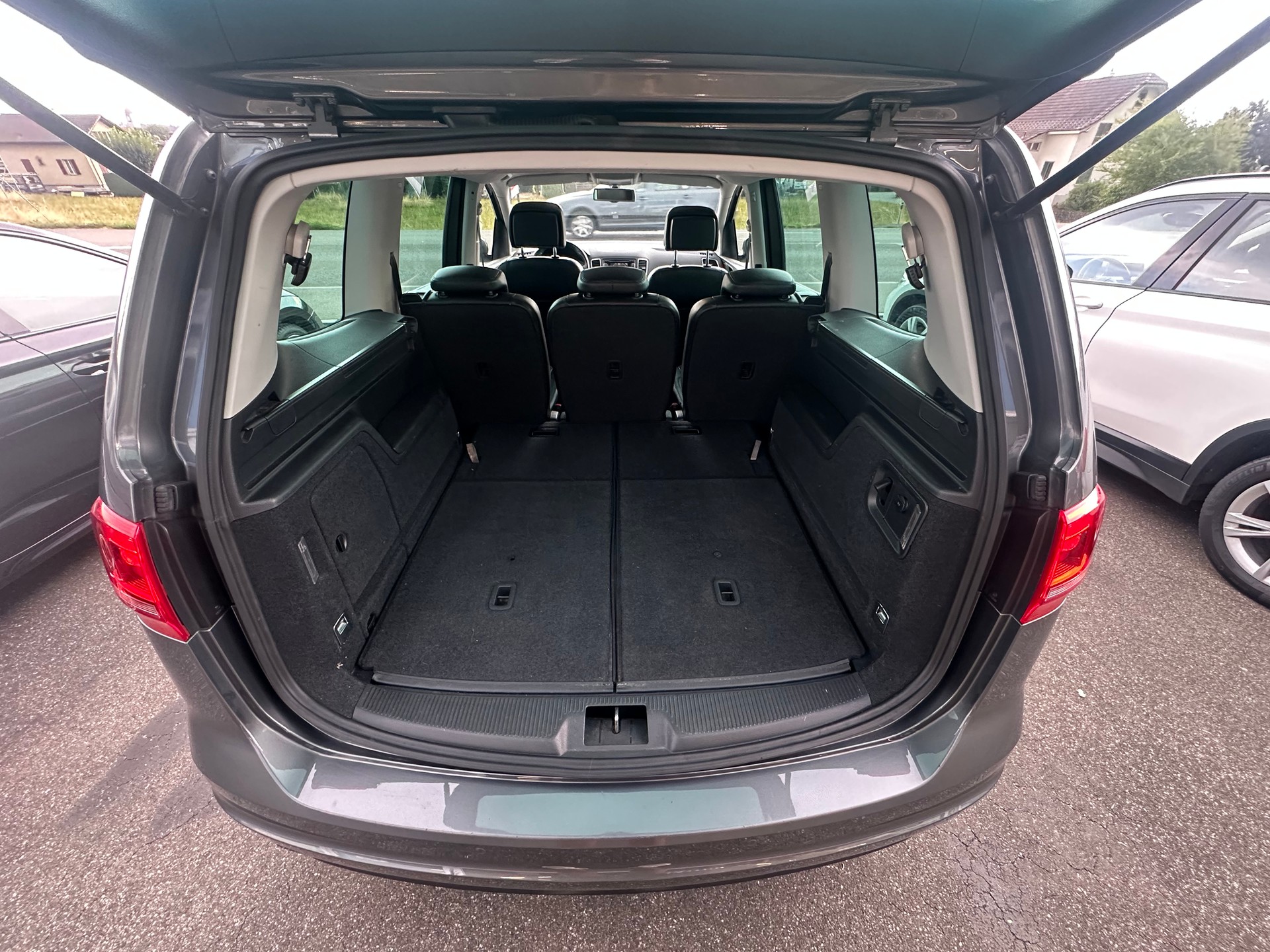 VW Sharan 2.0 TDI BMT Highline 4Motion-image-10