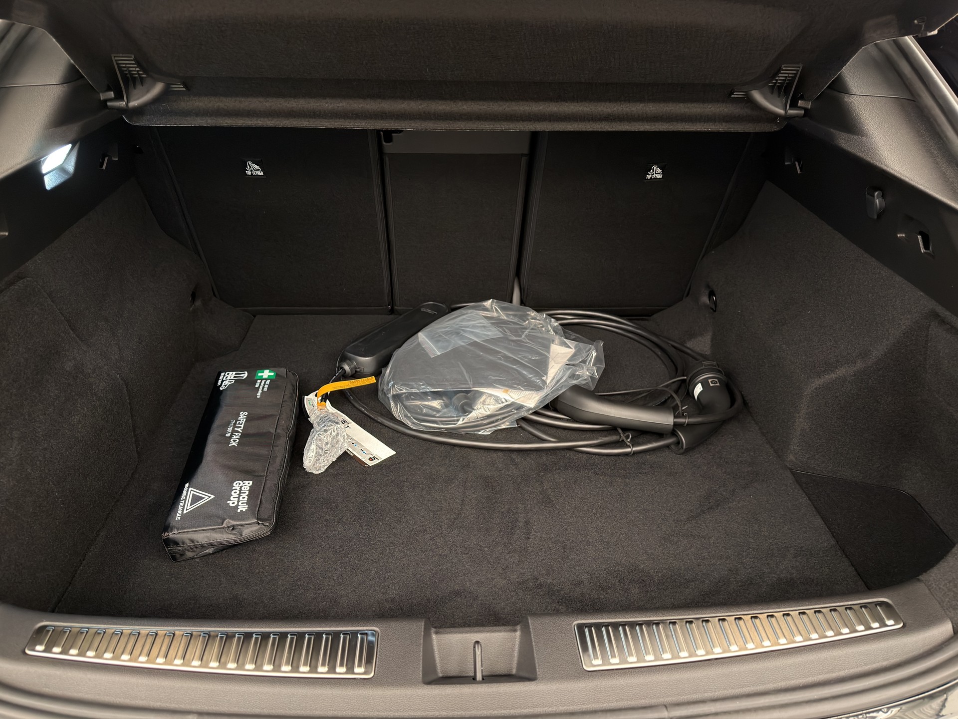 RENAULT Rafale 1.2 E-Tech Plug-in Atelier Alpine-image-13