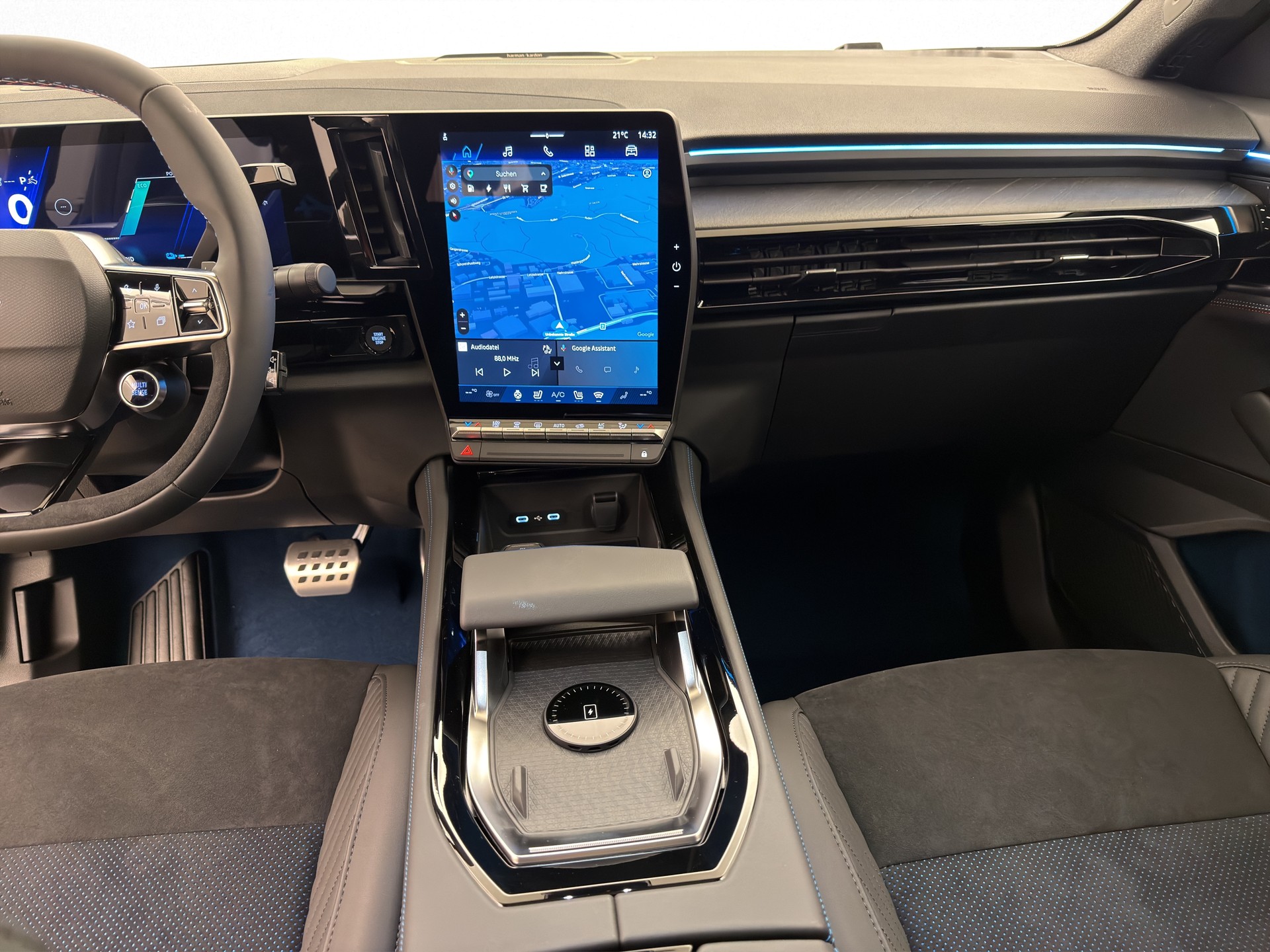 RENAULT Rafale 1.2 E-Tech Plug-in Atelier Alpine-image-10