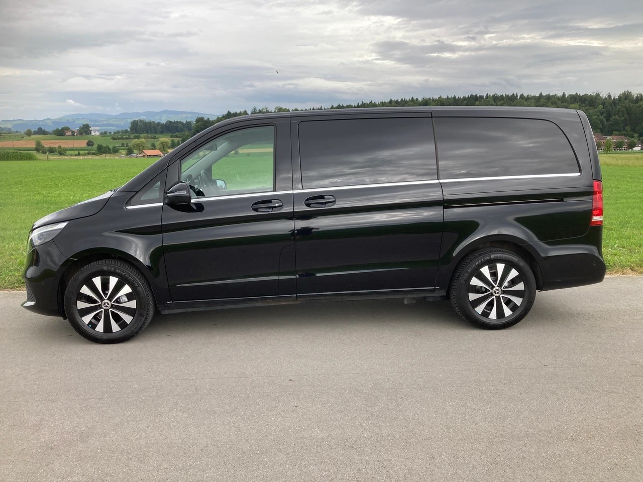 MERCEDES-BENZ V 250 d lang Avantgarde 4Matic G-Tronic-image-4