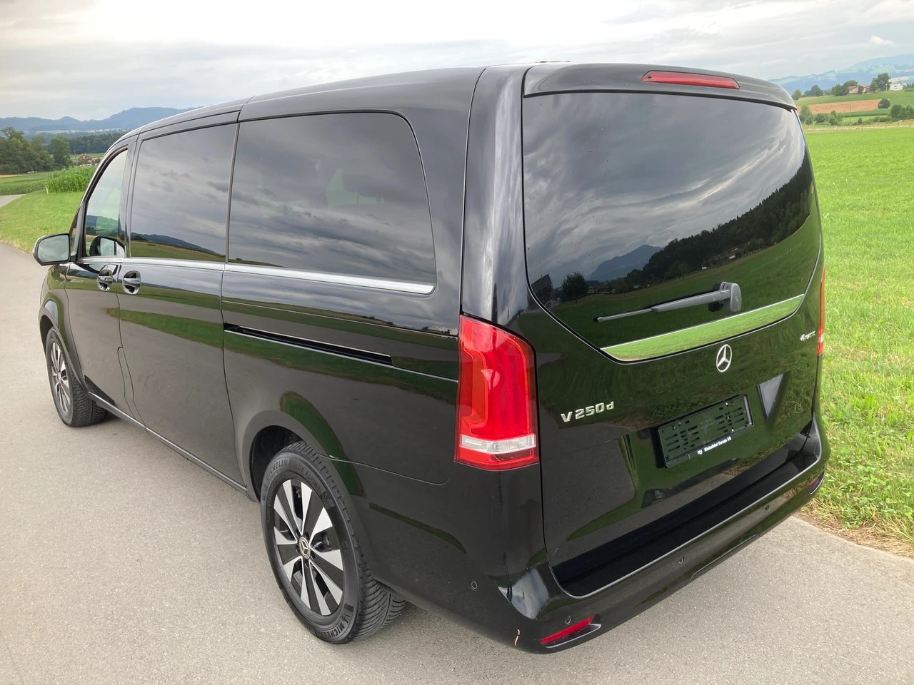 MERCEDES-BENZ V 250 d lang Avantgarde 4Matic G-Tronic-image-3