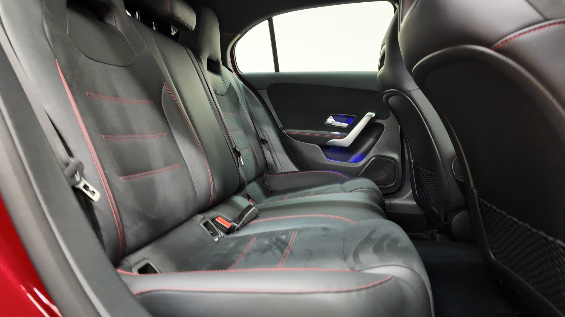 MERCEDES-BENZ A 200 AMG Line 7G-DCT-image-16