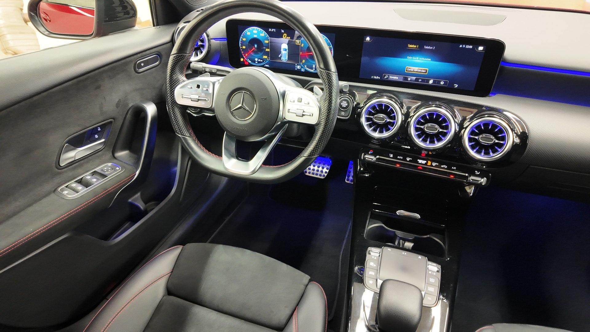 MERCEDES-BENZ A 200 AMG Line 7G-DCT-image-8