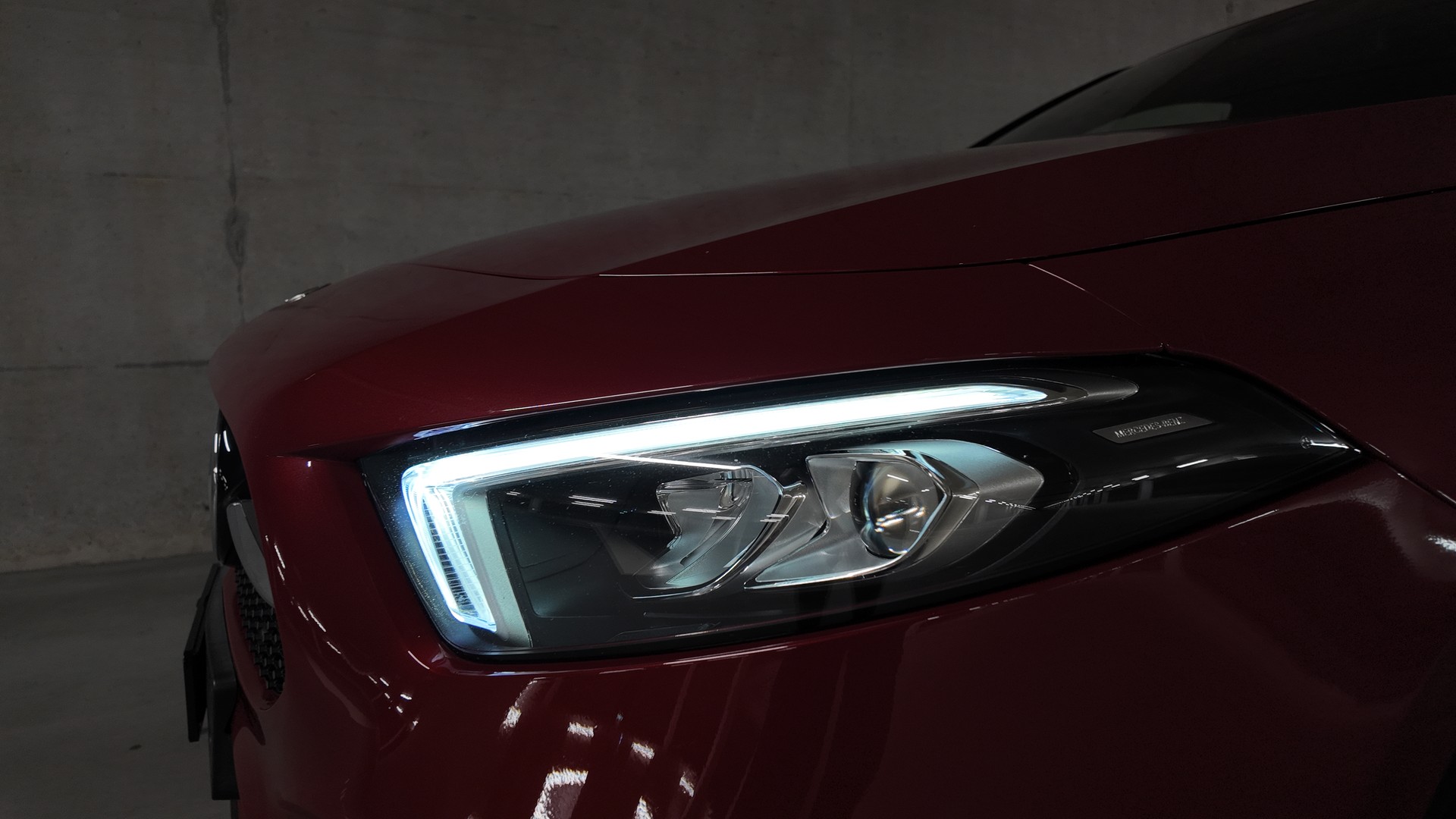MERCEDES-BENZ A 200 AMG Line 7G-DCT-image-4