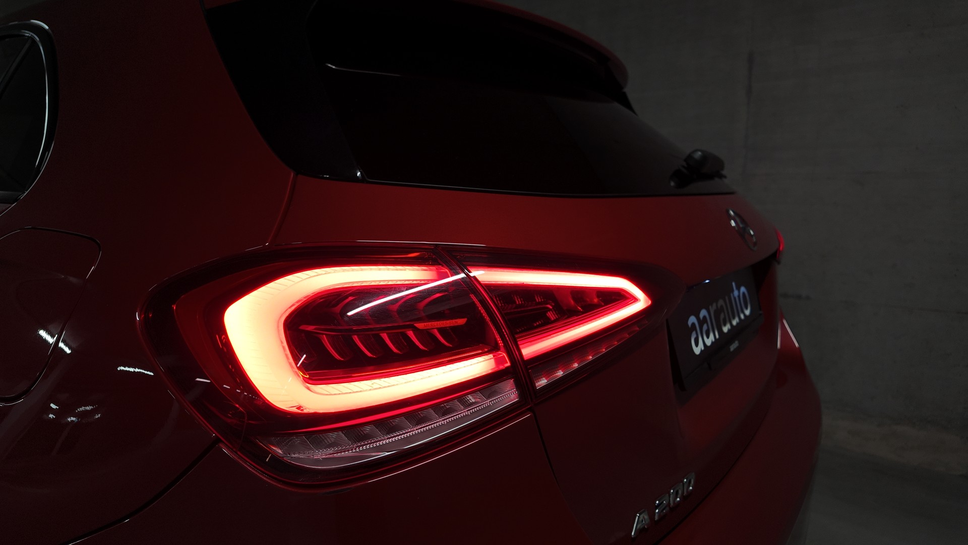 MERCEDES-BENZ A 200 AMG Line 7G-DCT-showroom-element-3