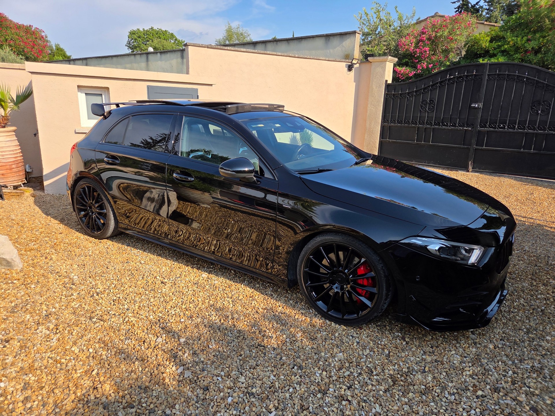 MERCEDES-BENZ A 35 AMG 4matic-image-2