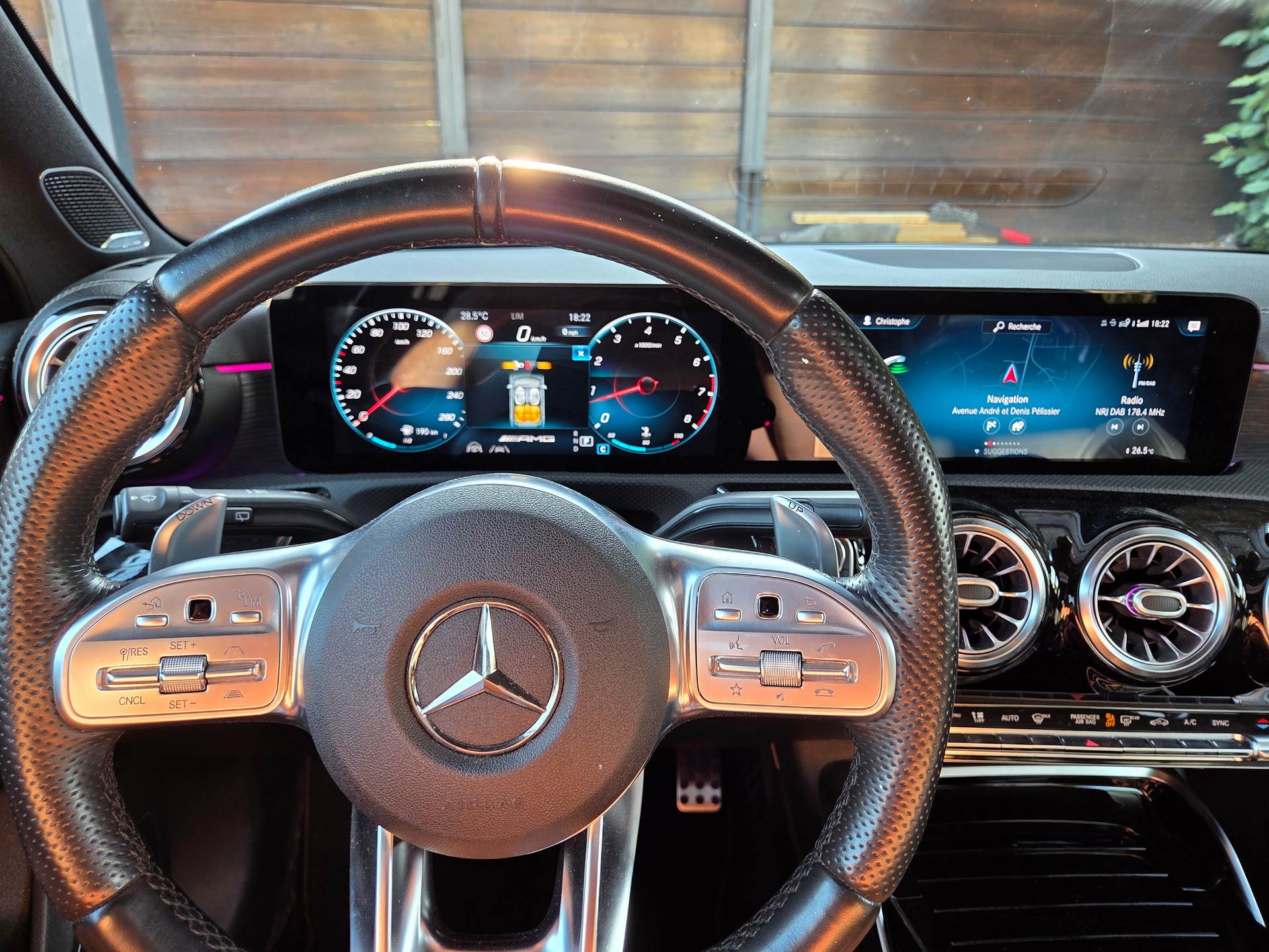 MERCEDES-BENZ A 35 AMG 4matic-image-4