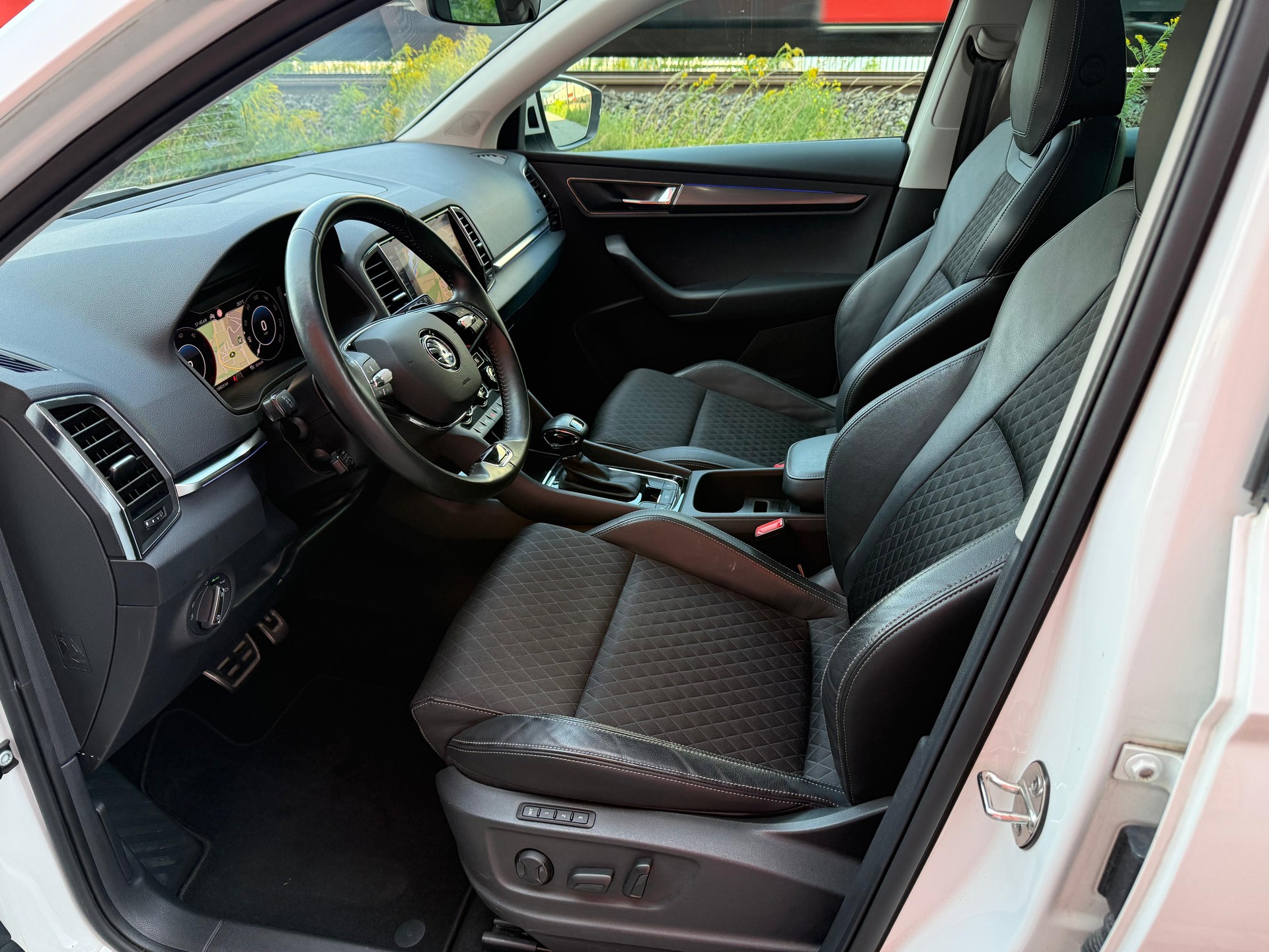 SKODA Karoq 2.0 TDI Style 4x4 DSG-image-9