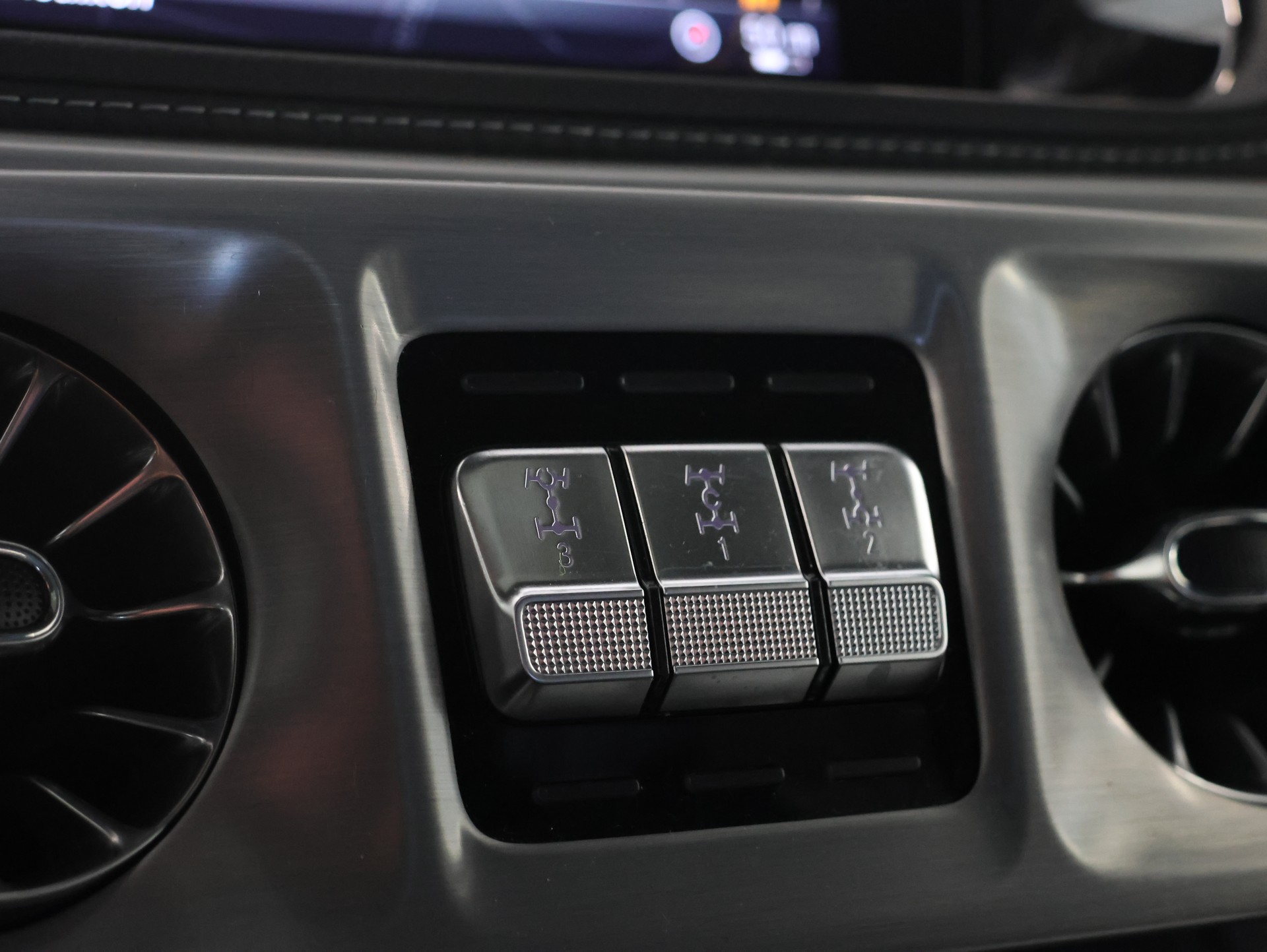 MERCEDES-BENZ G 500 AMG Line 9G-Tronic *360 Kamera* *Panoramadach* *Burmester*-image-23
