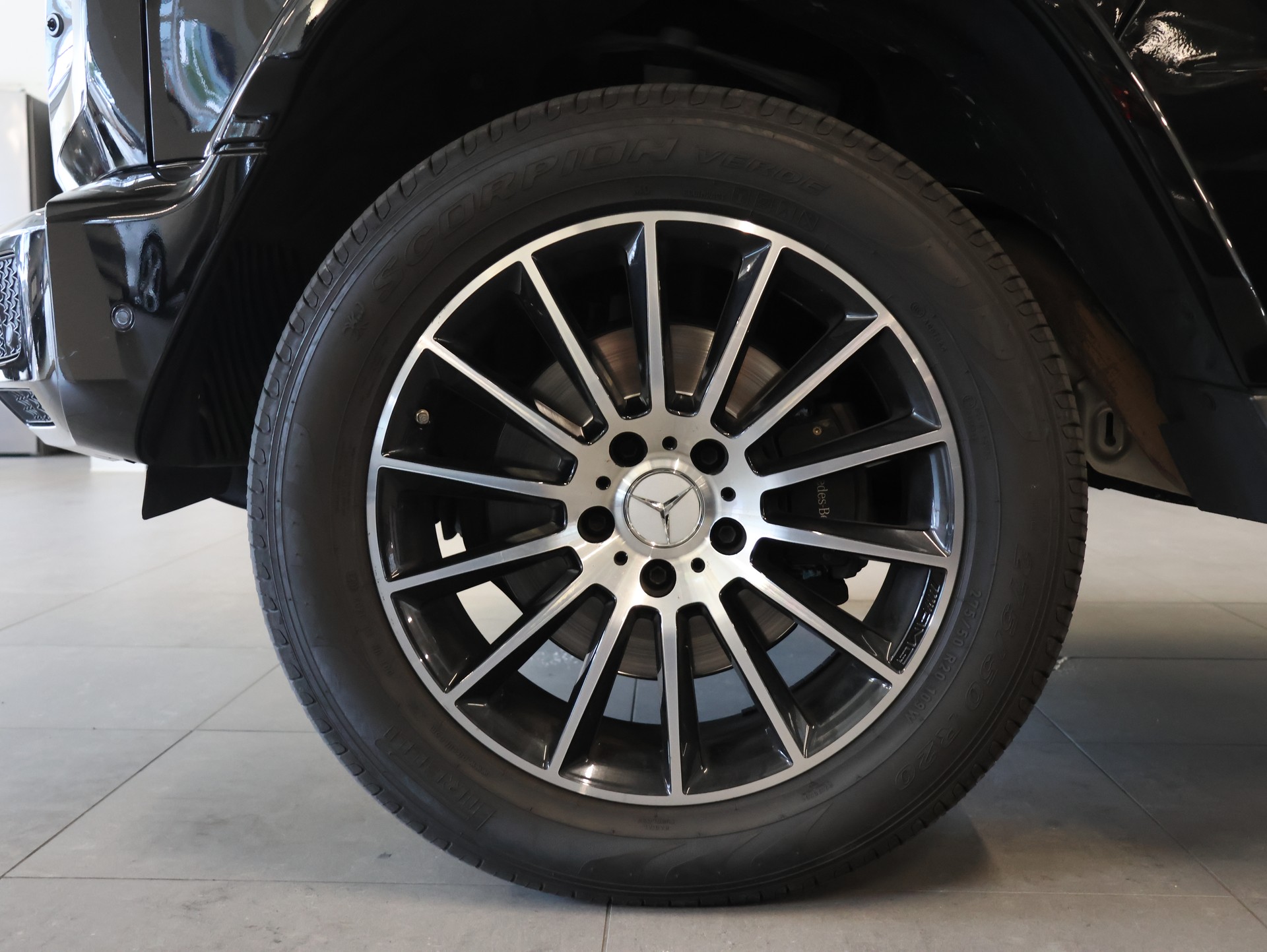 MERCEDES-BENZ G 500 AMG Line 9G-Tronic *360 Kamera* *Panoramadach* *Burmester*-image-10