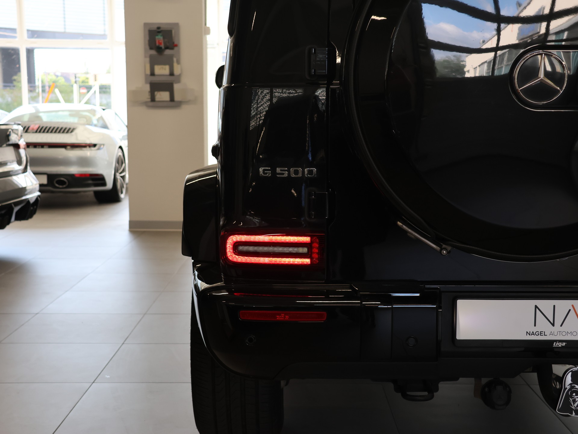 MERCEDES-BENZ G 500 AMG Line 9G-Tronic *360 Kamera* *Panoramadach* *Burmester*-image-13