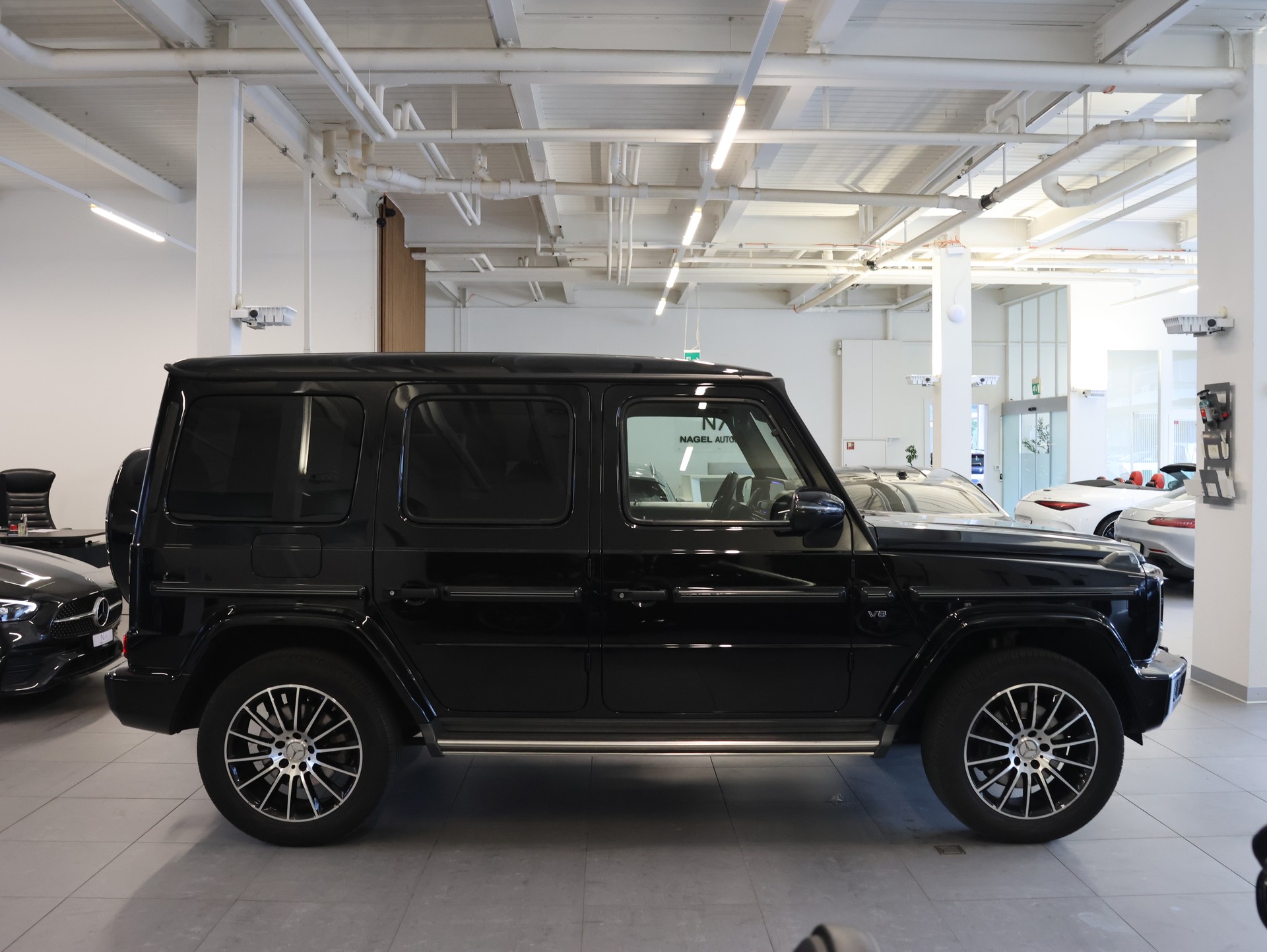 MERCEDES-BENZ G 500 AMG Line 9G-Tronic *360 Kamera* *Panoramadach* *Burmester*-image-6