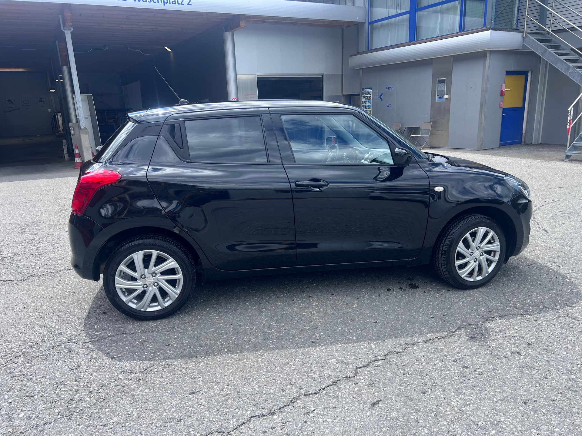 SUZUKI 1.2 Compact+ Hybrid 4x4-image-3