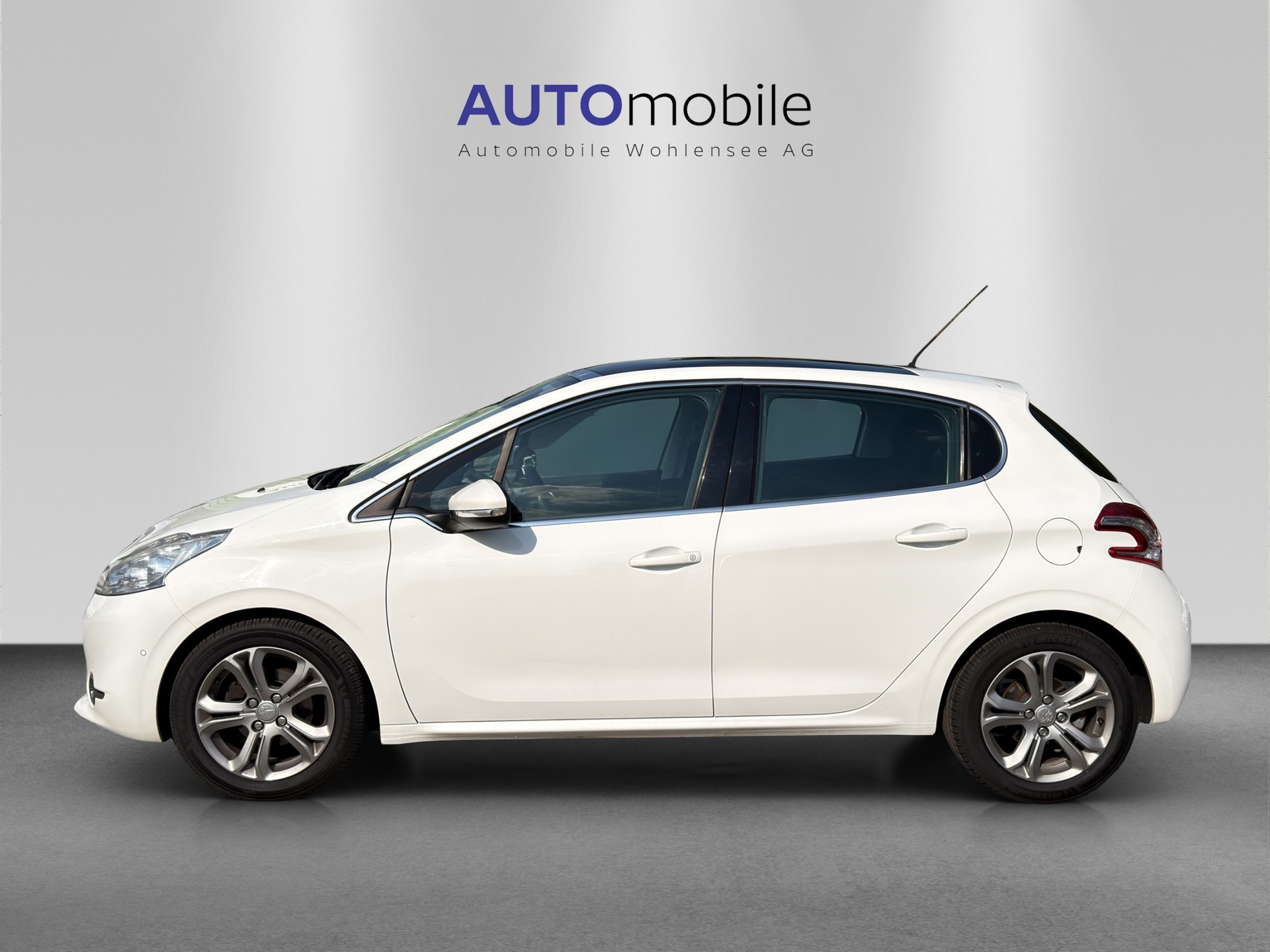 PEUGEOT 208 1.6 VTI Allure-image-0