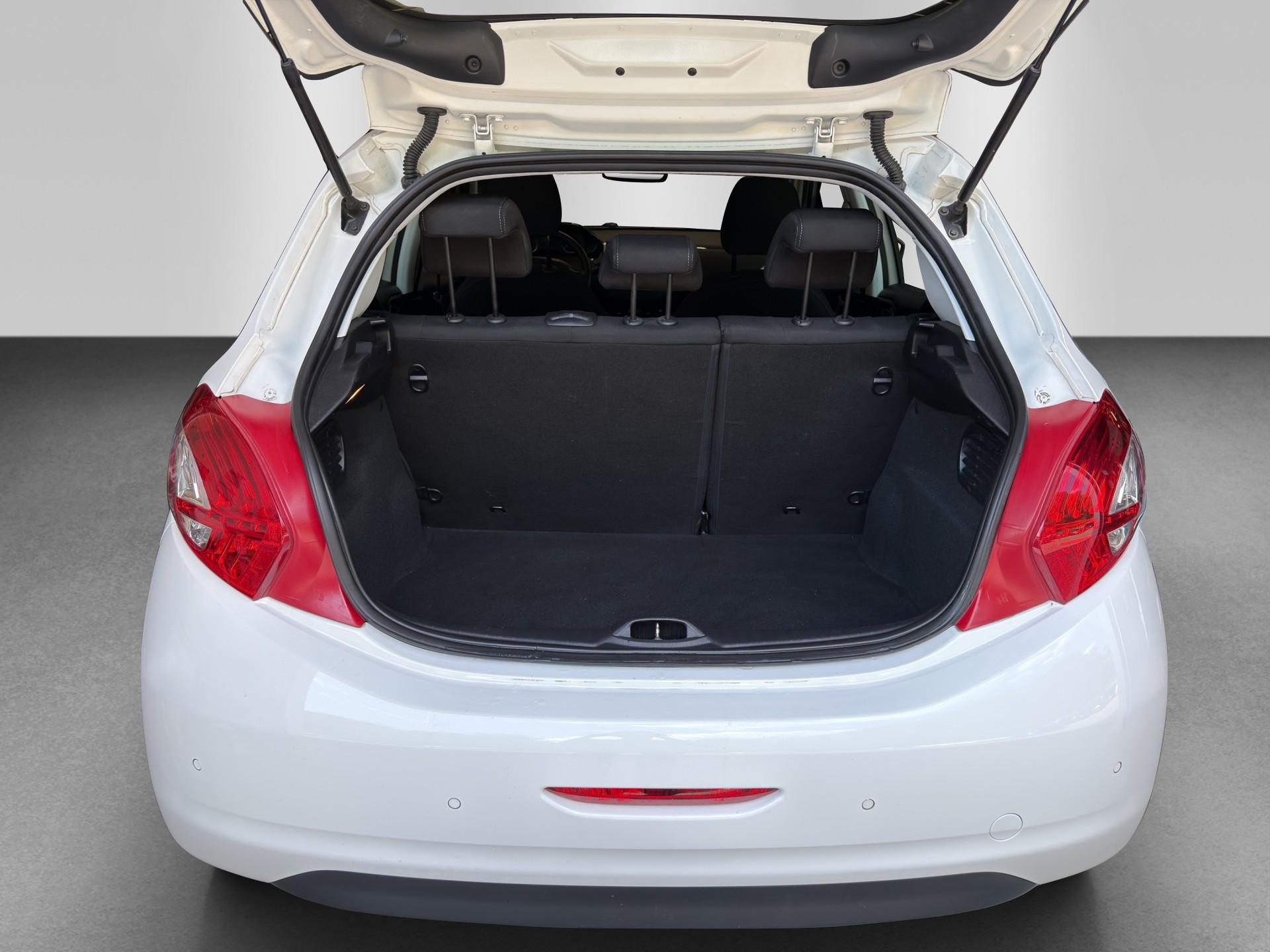 PEUGEOT 208 1.6 VTI Allure-image-15