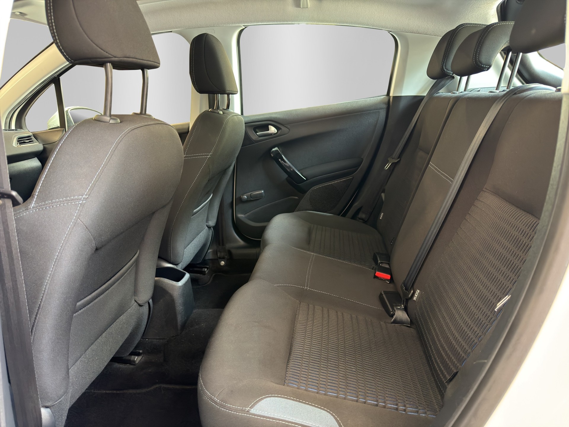 PEUGEOT 208 1.6 VTI Allure-image-13