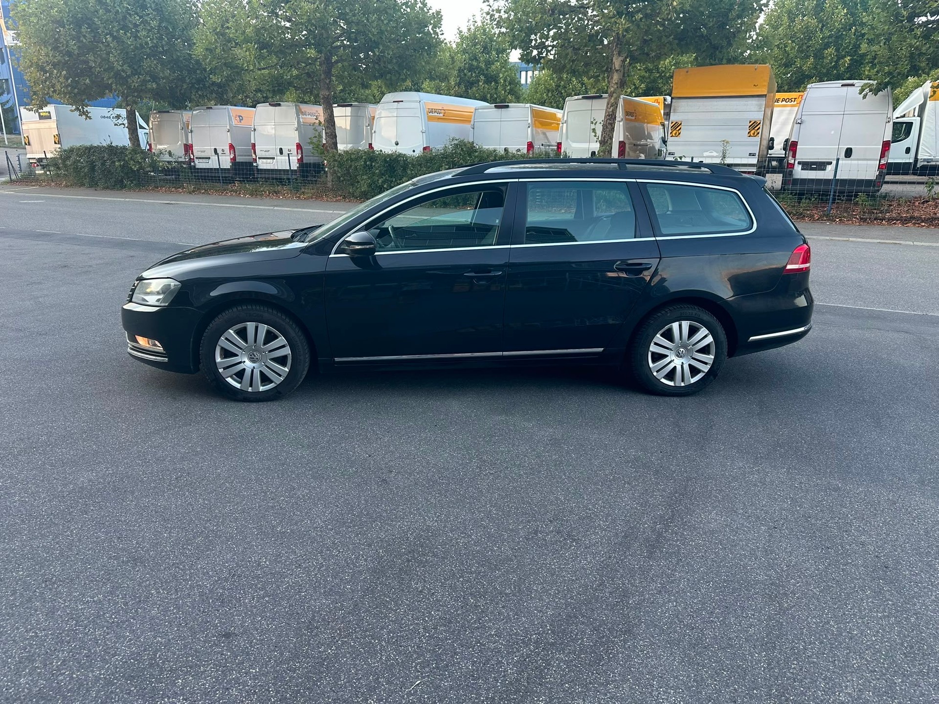 VW Passat Variant 2.0 TDI BMT Trendline-image-6