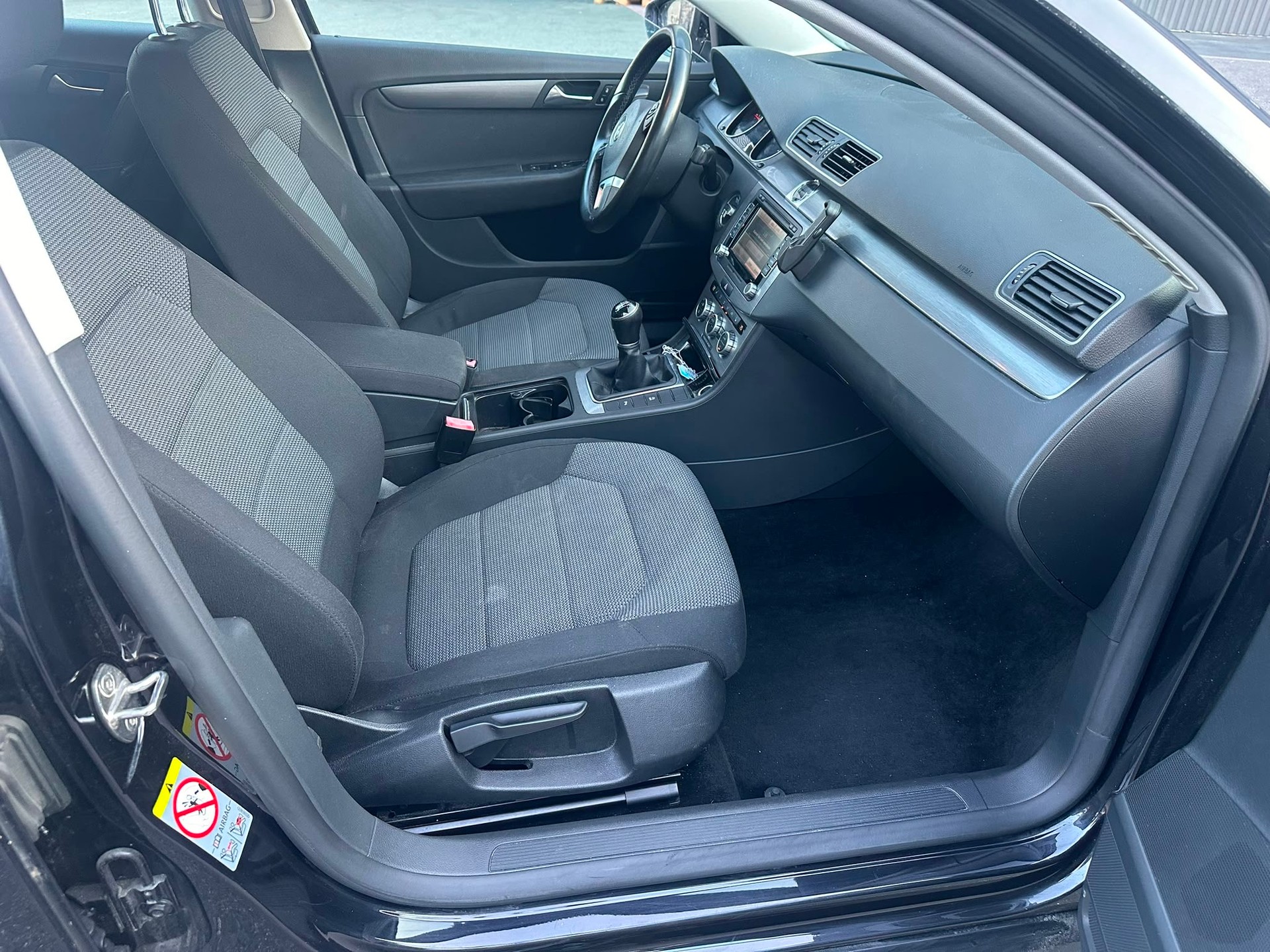 VW Passat Variant 2.0 TDI BMT Trendline-image-8