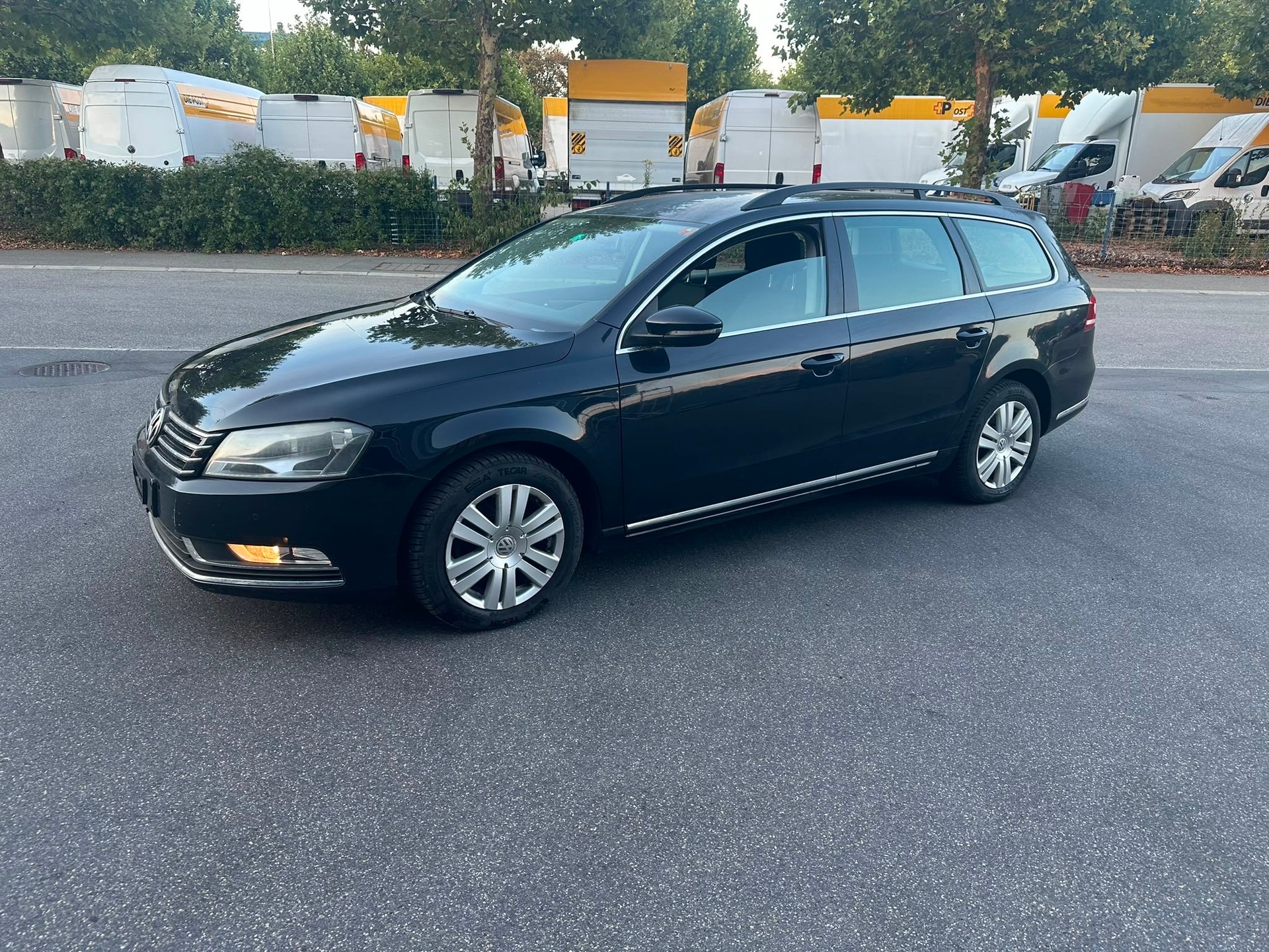 VW Passat Variant 2.0 TDI BMT Trendline-image-2