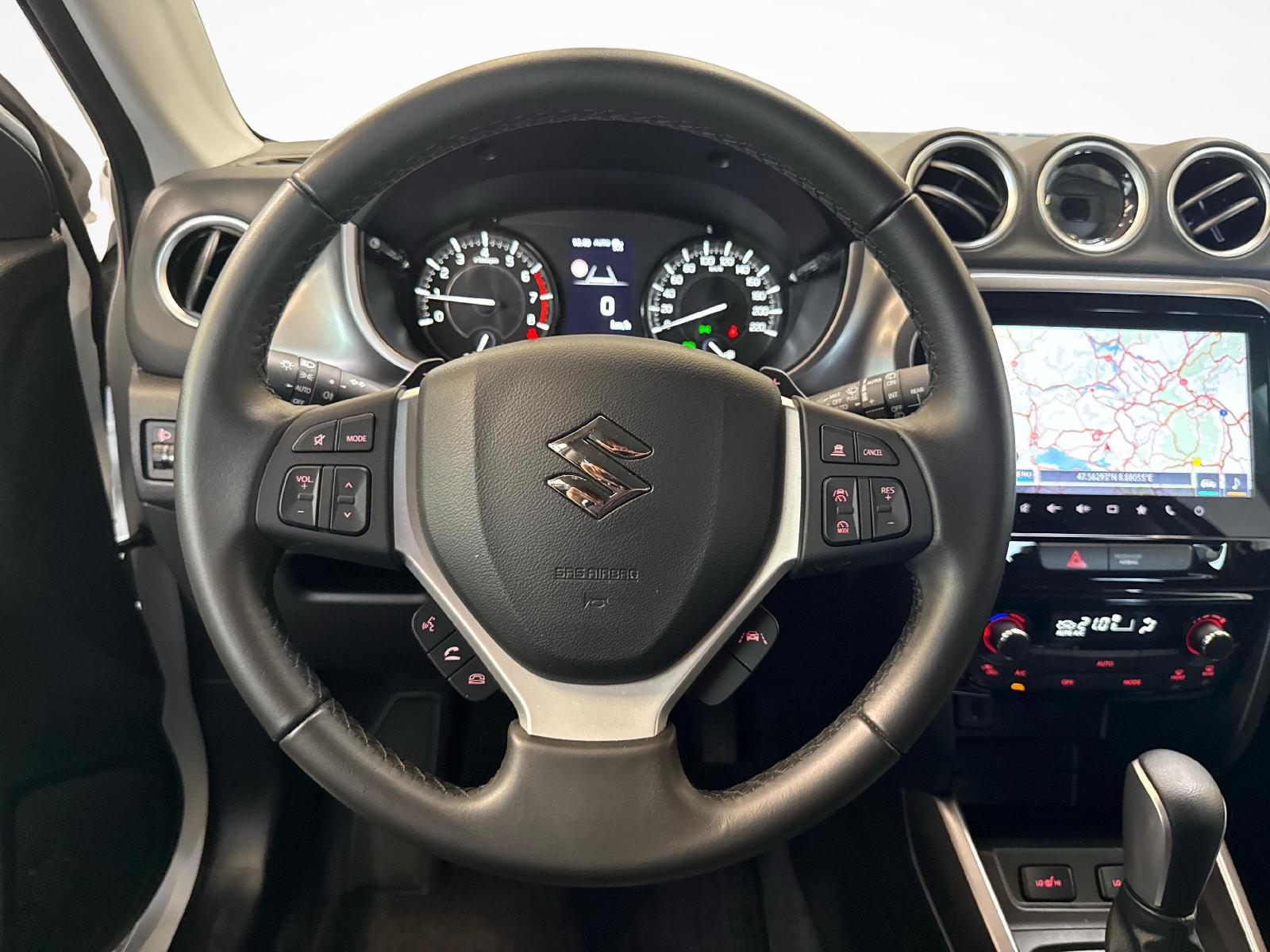 SUZUKI Vitara 1.4 T Compact+ Hybrid 4x4-image-11