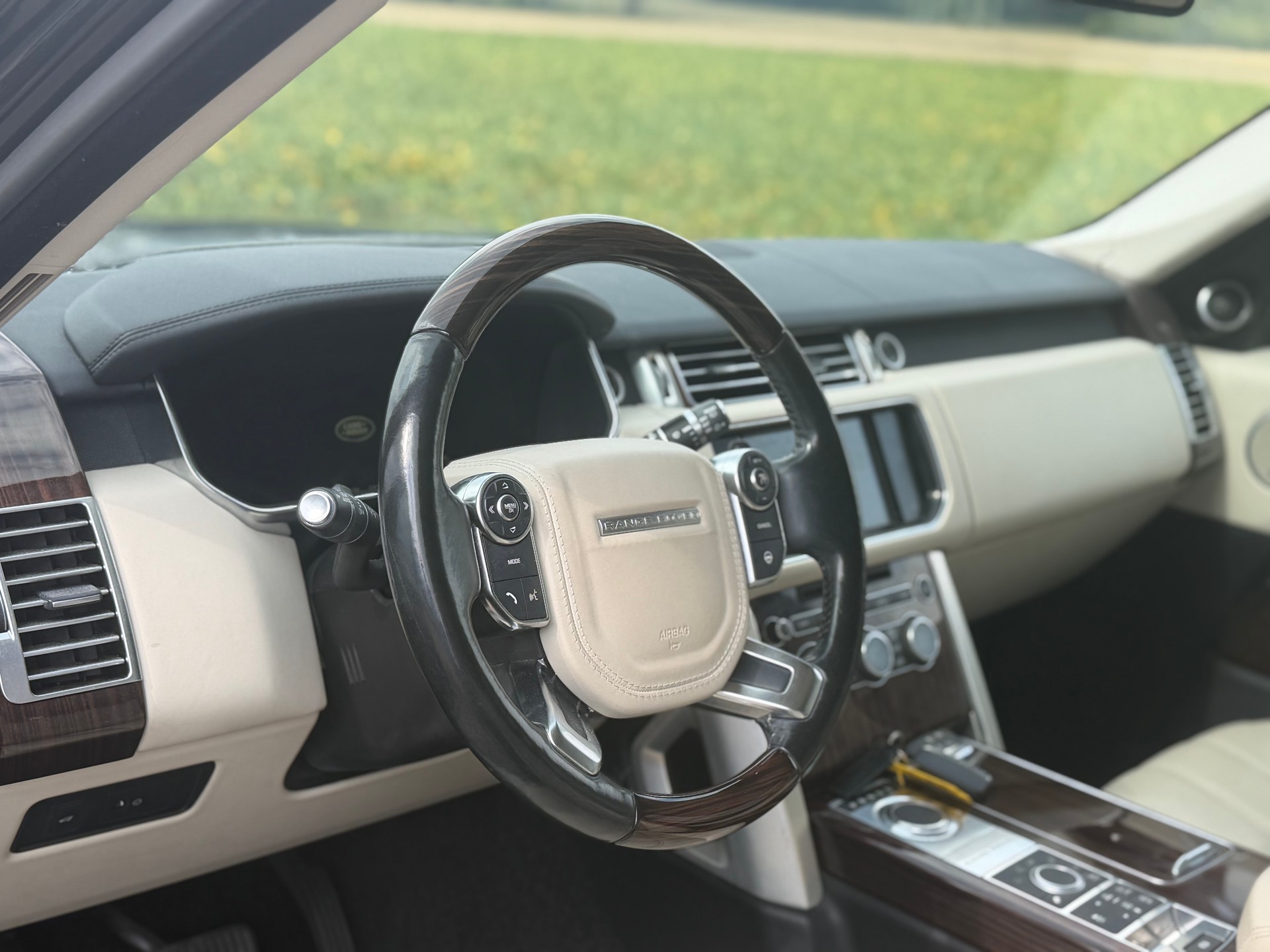 LAND ROVER Range Rover 3.0 TDV6 Autobiography Automatic-image-12