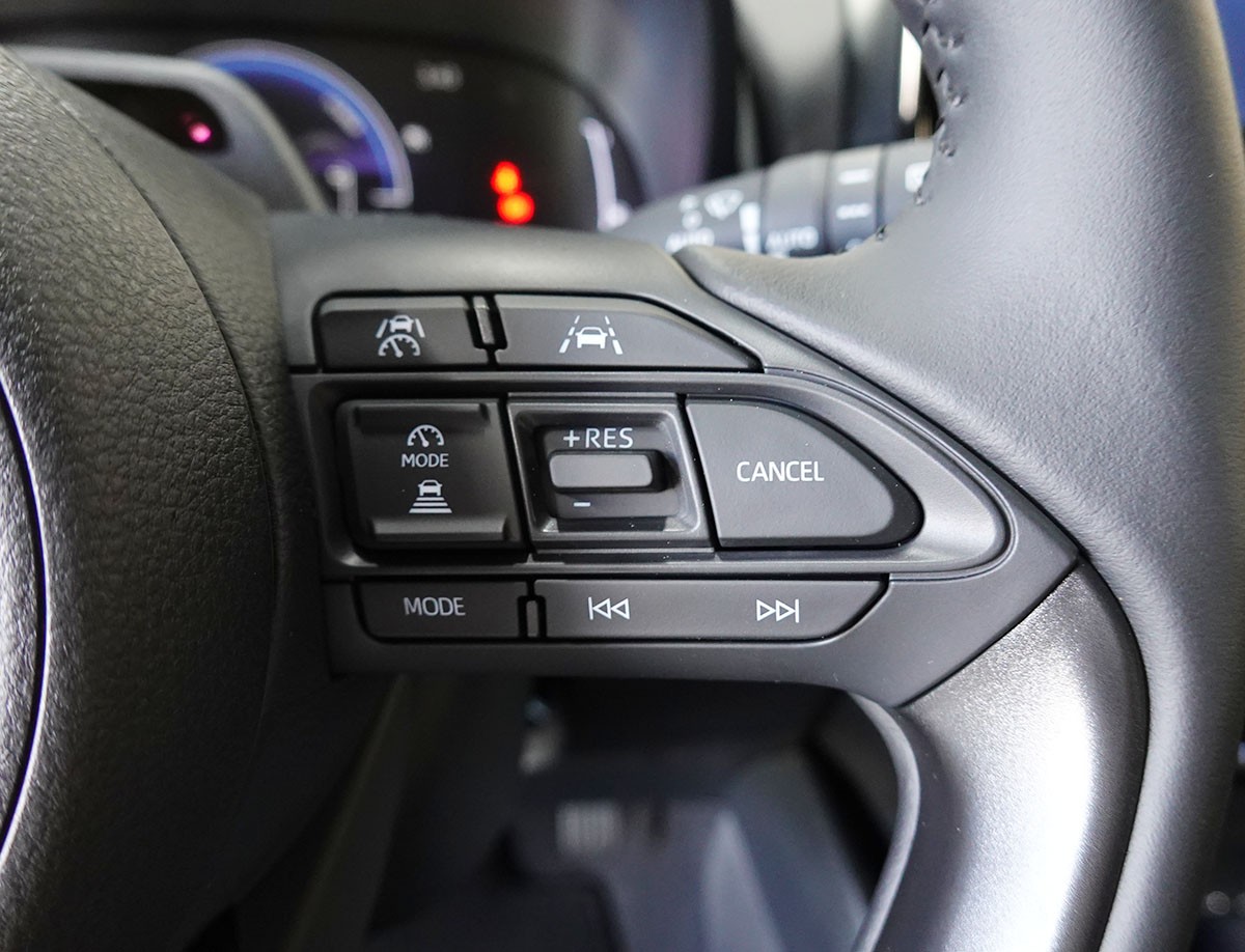 TOYOTA Yaris 1.5 Trend e-CVT-image-14