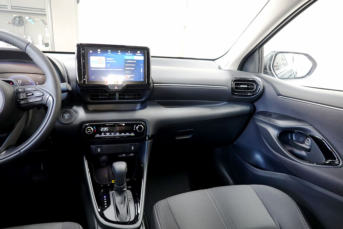 TOYOTA Yaris 1.5 Trend e-CVT-image-9