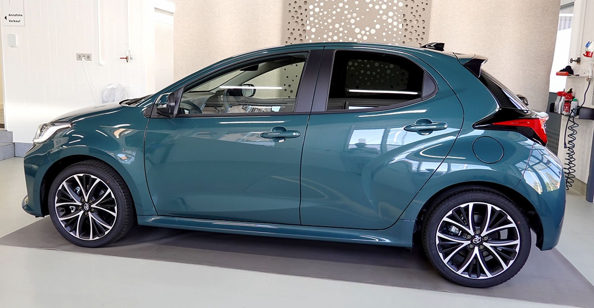 TOYOTA Yaris 1.5 Trend e-CVT-image-1