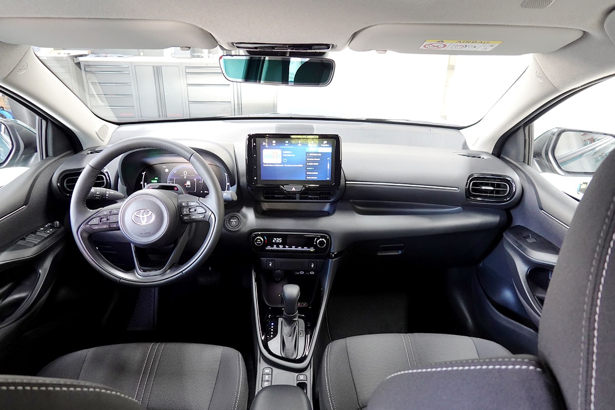 TOYOTA Yaris 1.5 Trend e-CVT-image-8