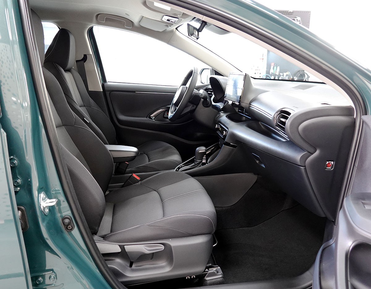 TOYOTA Yaris 1.5 Trend e-CVT-image-4