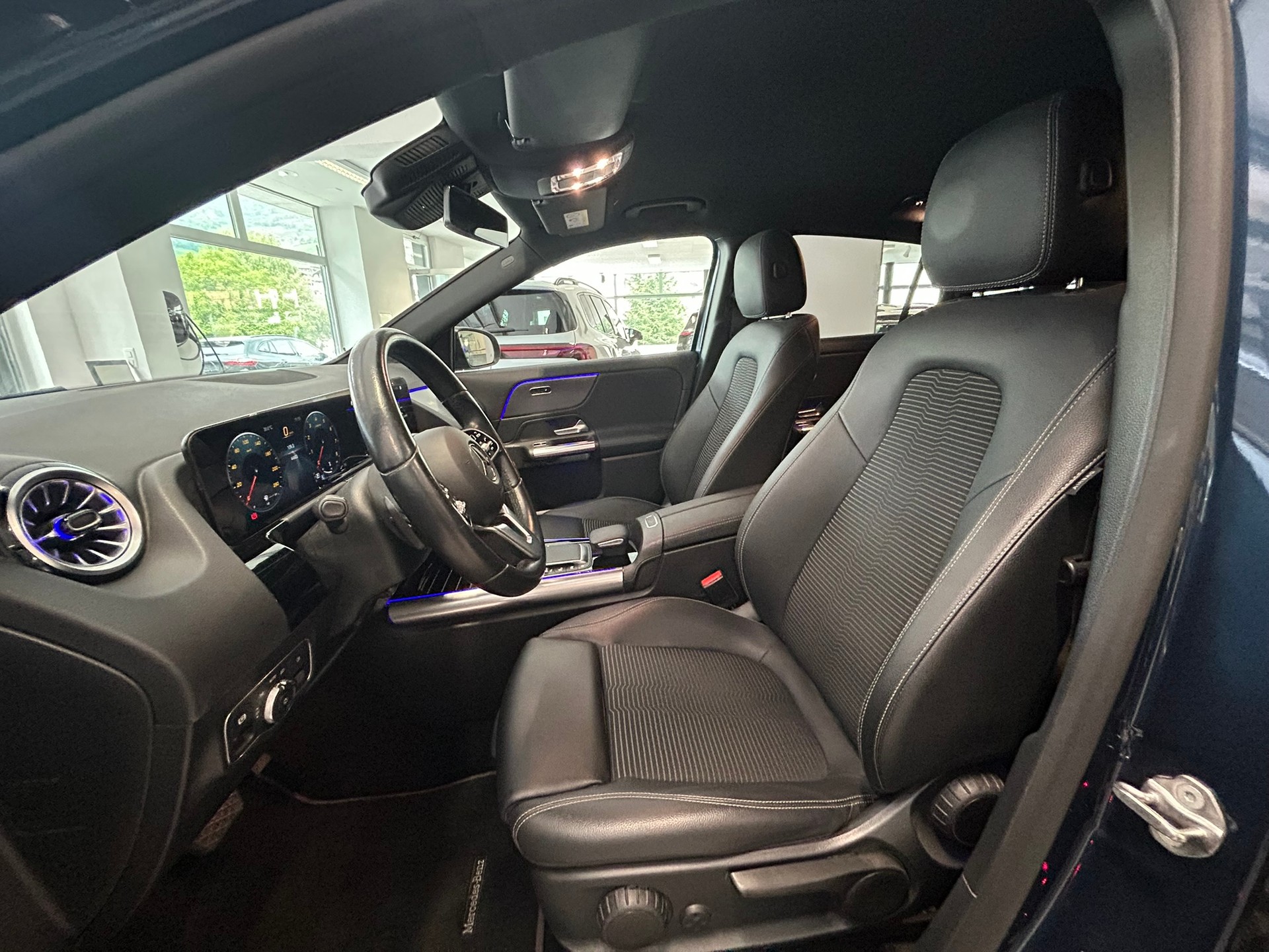 MERCEDES-BENZ GLA 250 4Matic Progressive 8G-DCT-image-6