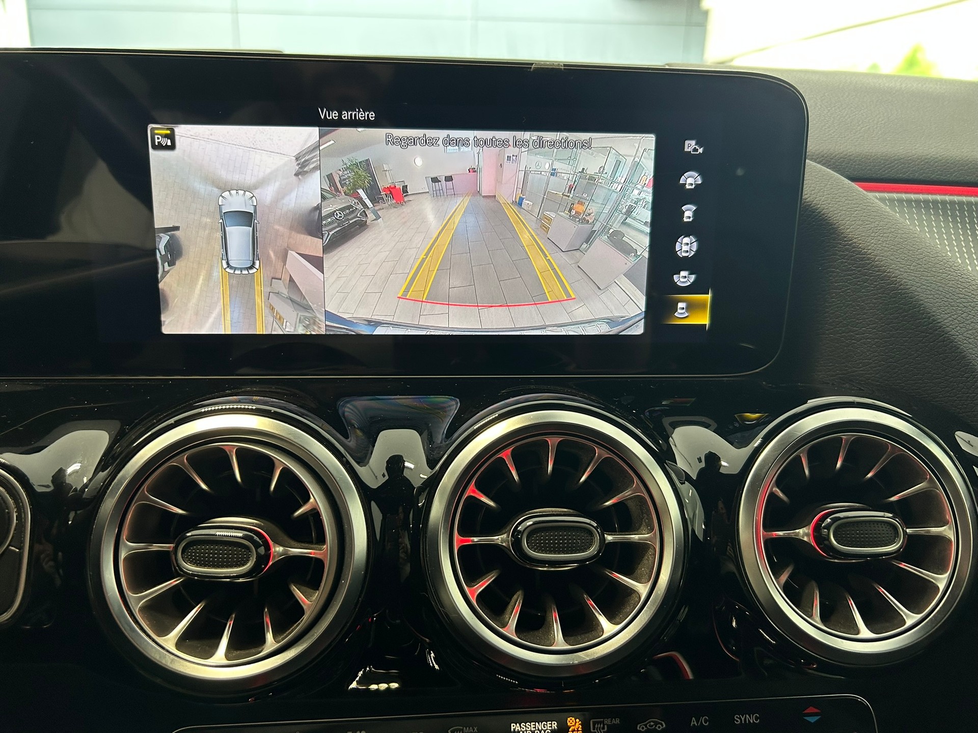 MERCEDES-BENZ GLA 250 4Matic Progressive 8G-DCT-image-11