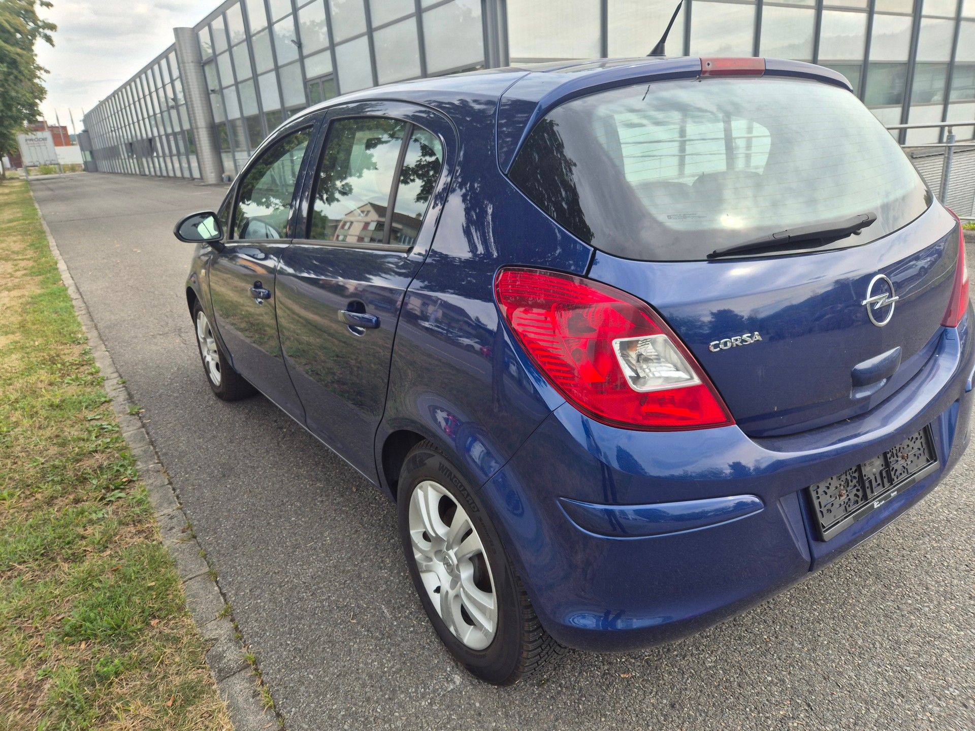 OPEL Corsa 1.4 TP Enjoy-image-2