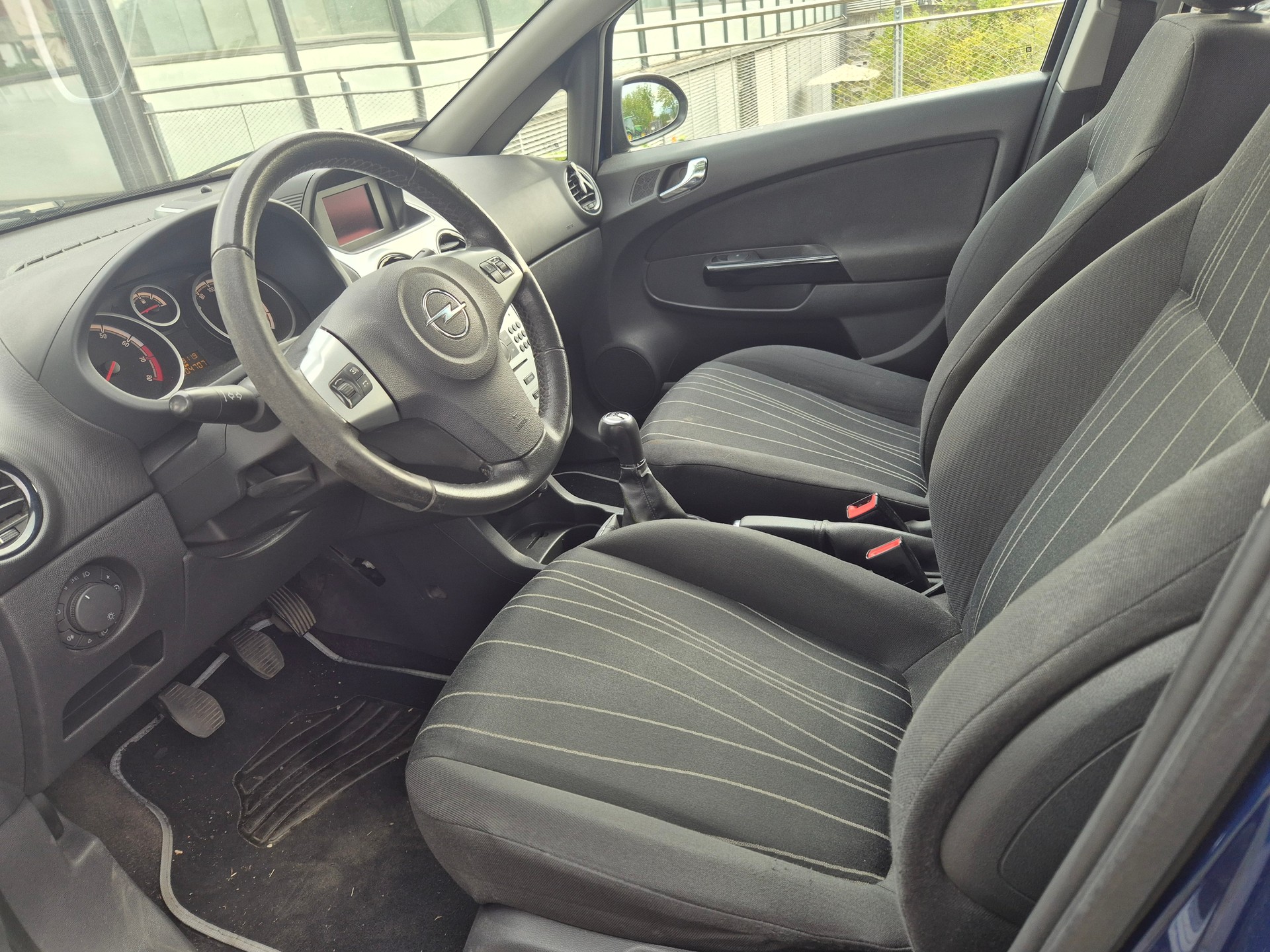 OPEL Corsa 1.4 TP Enjoy-image-4