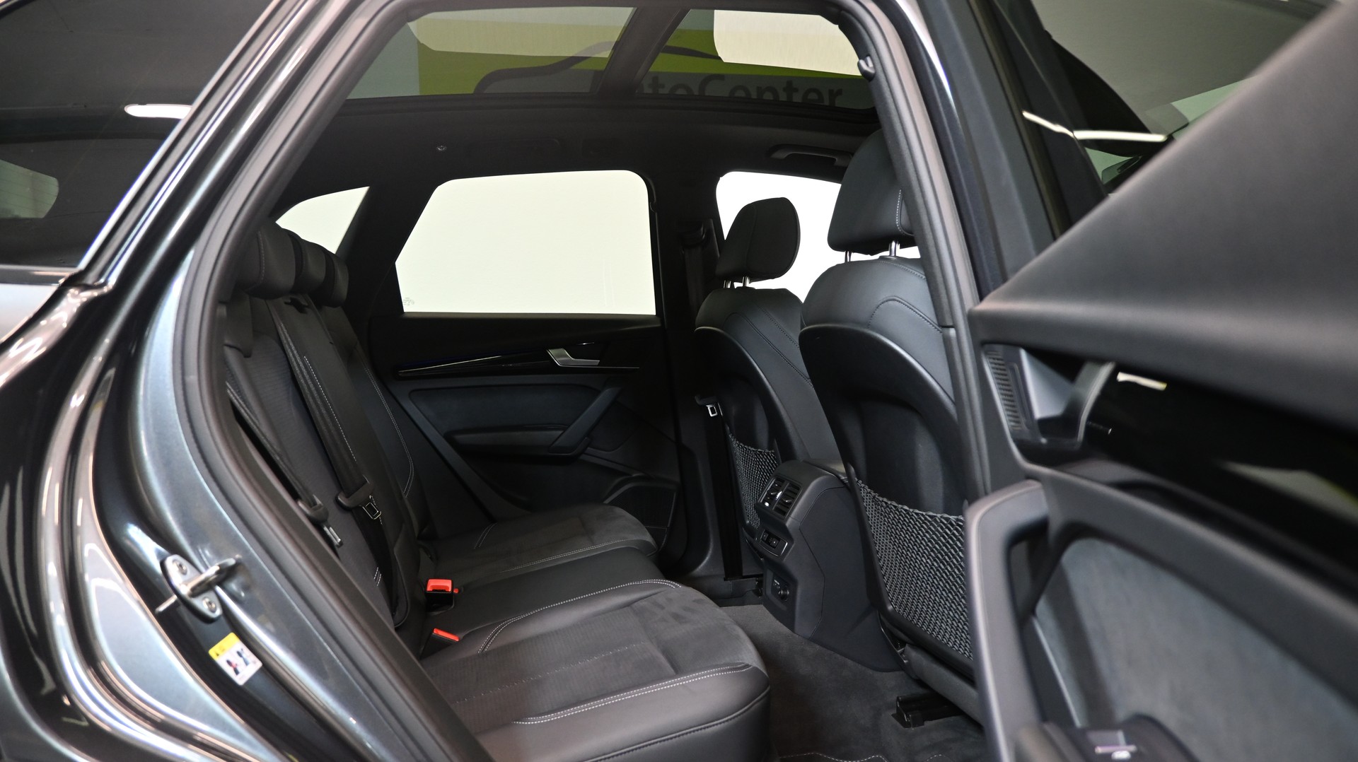AUDI Q5 40 TDI Black Edition & S-Competition quattro S-tronic-image-6