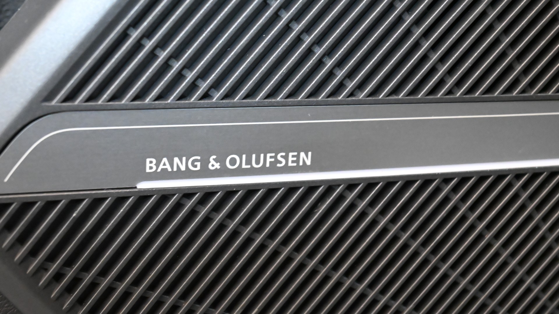 AUDI Q5 40 TDI Black Edition & S-Competition quattro S-tronic-image-8