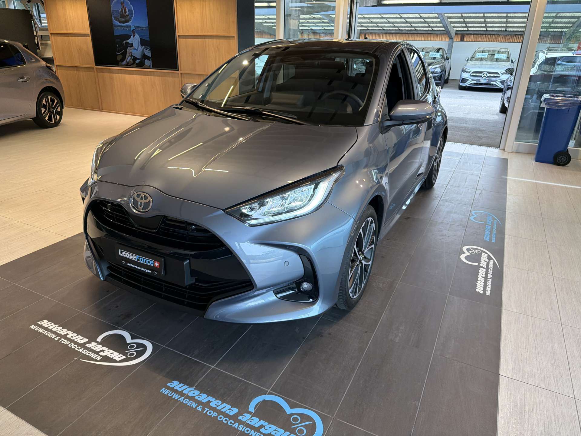 TOYOTA Yaris 1.5 Active Plus+ e-CVT Automat-image-0
