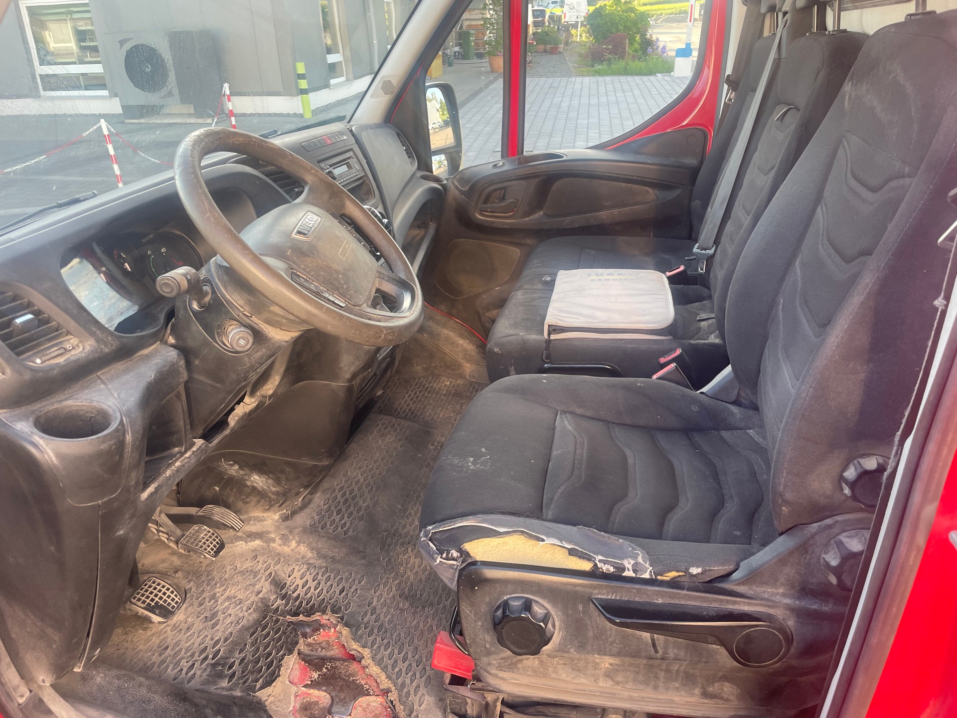 IVECO 35 S 15 V-image-6