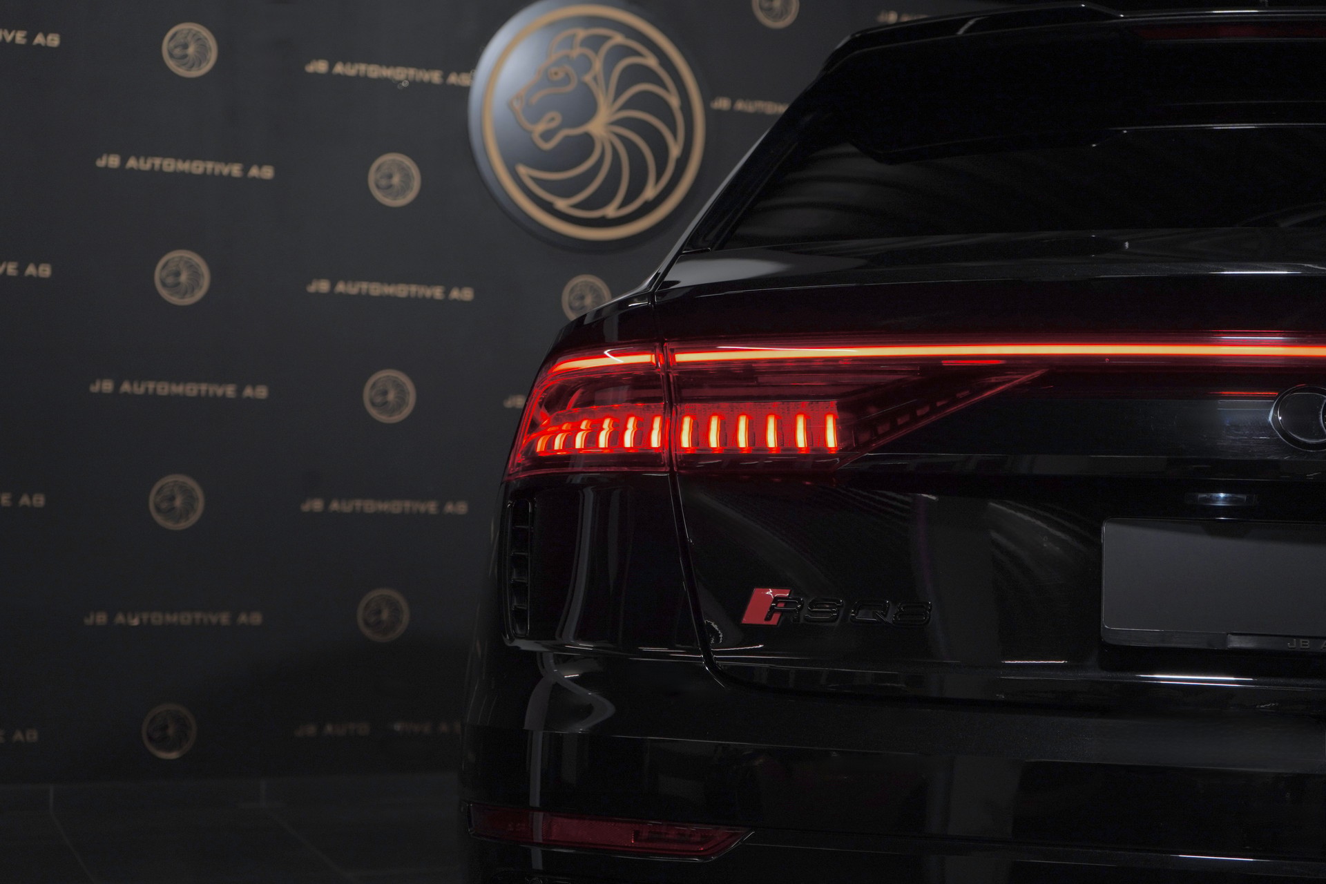 AUDI RSQ8 quattro tiptronic * Werksgarantie bis 2027, Head-UP Display, Massagesitz, 360 Kamera, Spurassist, Abstandregler, Allblack *-image-15